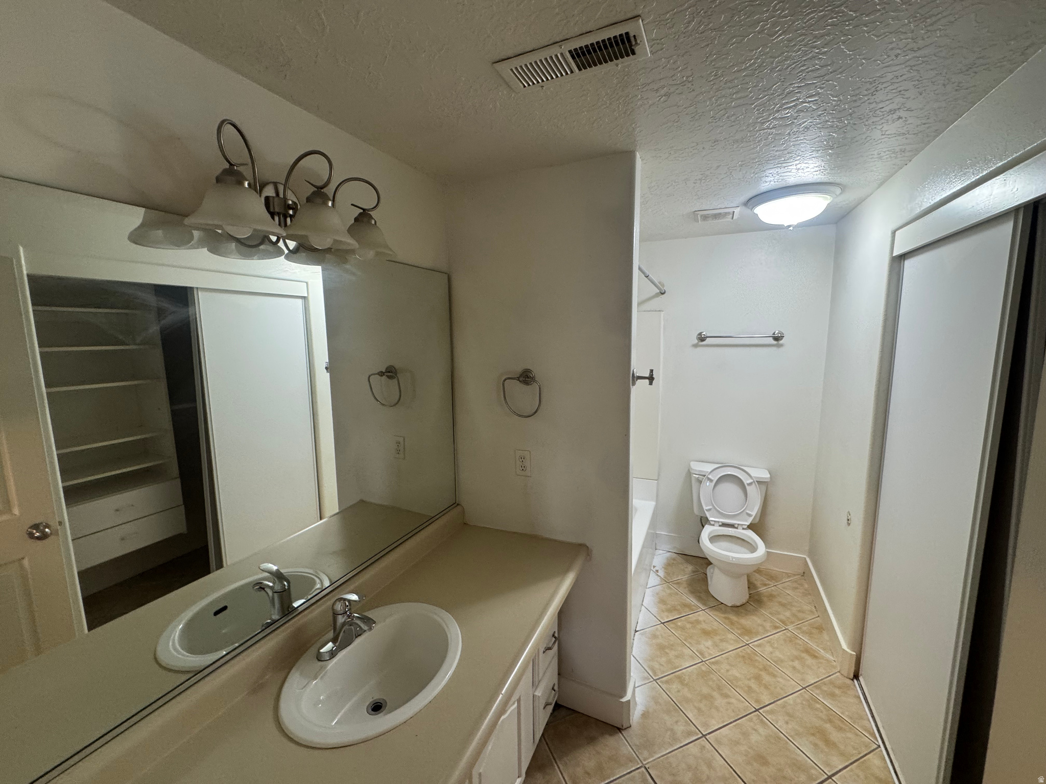 WALNUT HILLS - Residential