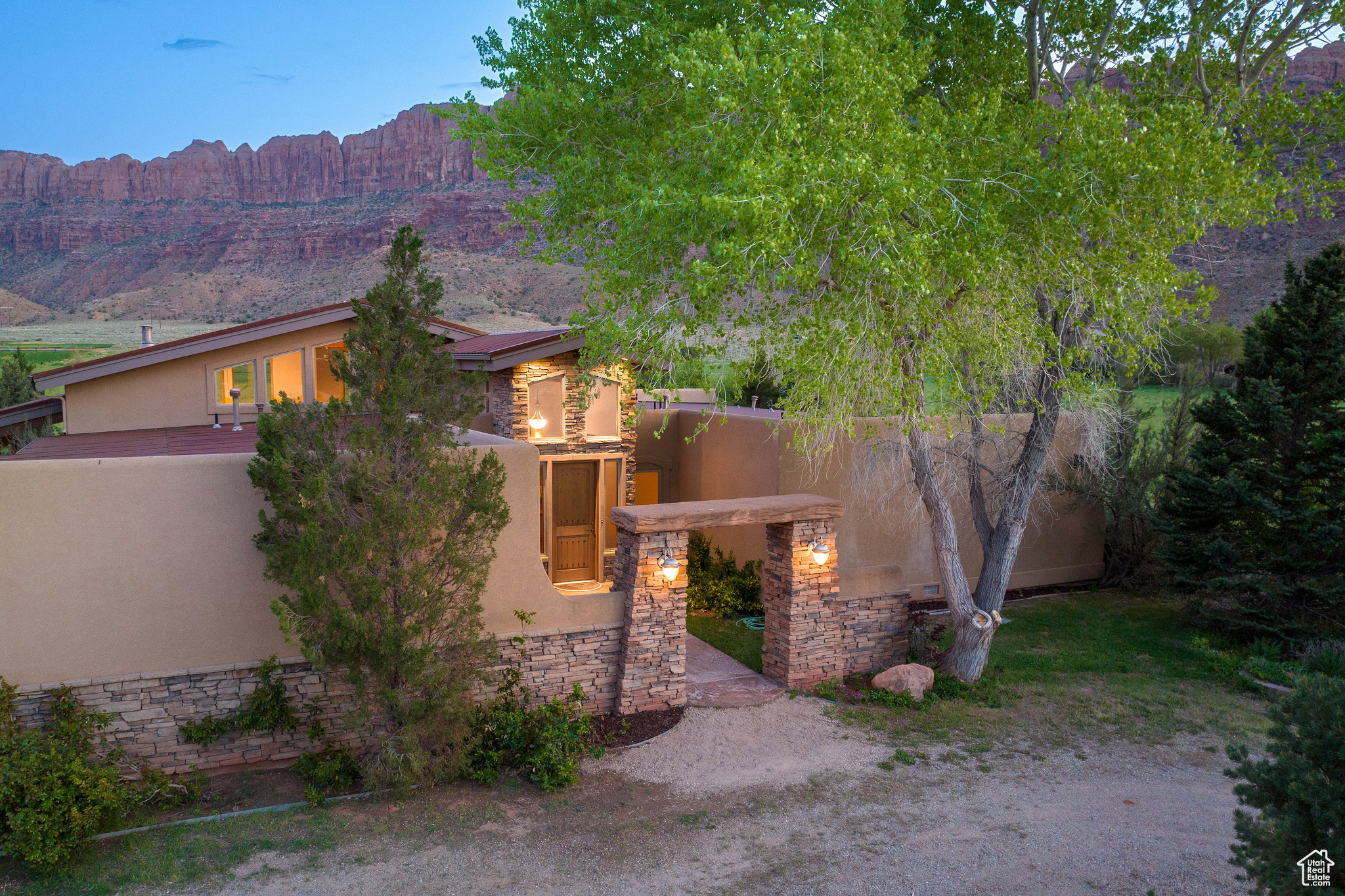 3885 S Maynard Ln, Moab, Utah image 2