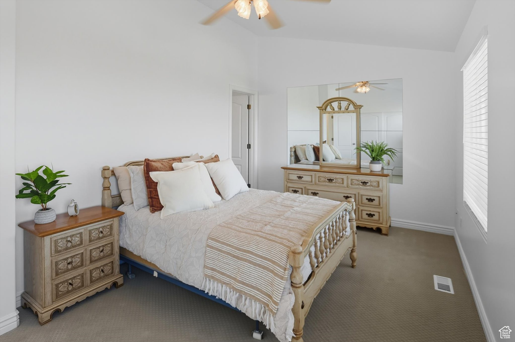 CASTLEHILL TOWNHOMES PHASE 1 - Residential