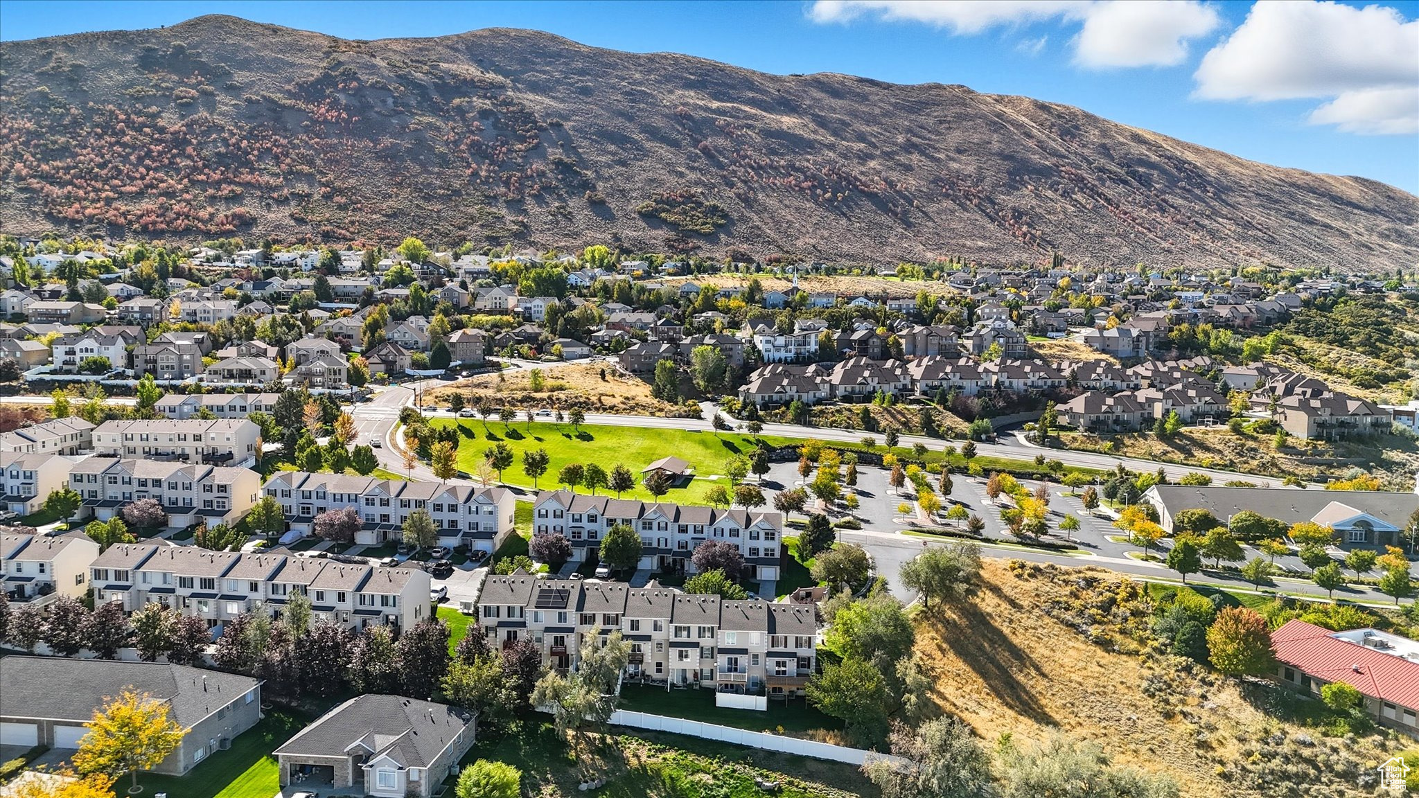 CASTLEHILL TOWNHOMES PHASE 1 - Residential
