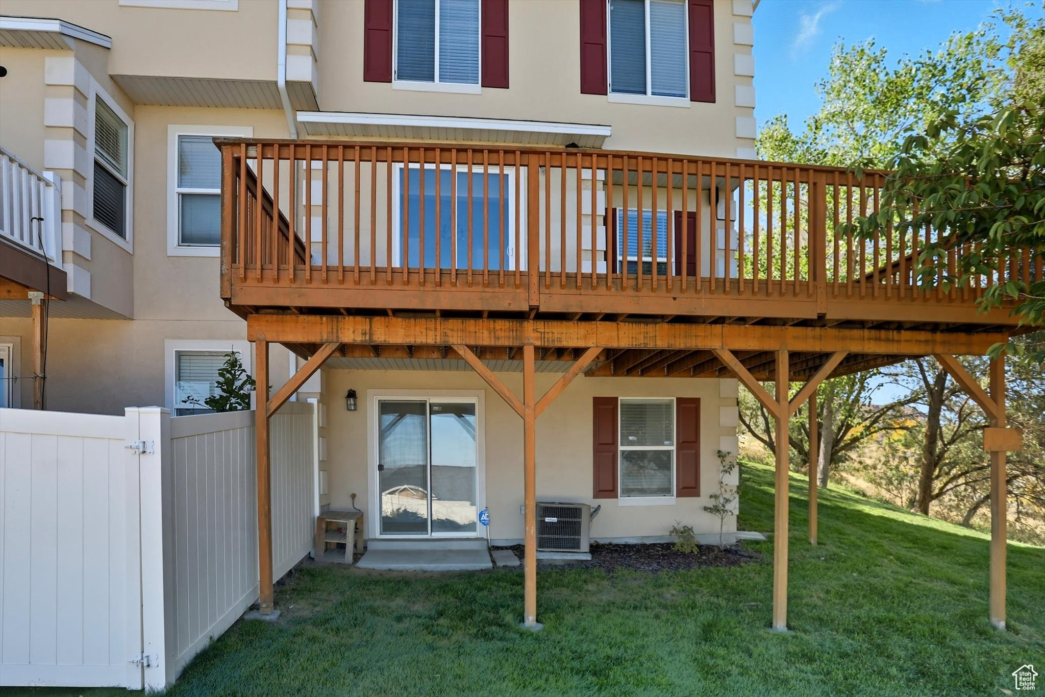 CASTLEHILL TOWNHOMES PHASE 1 - Residential