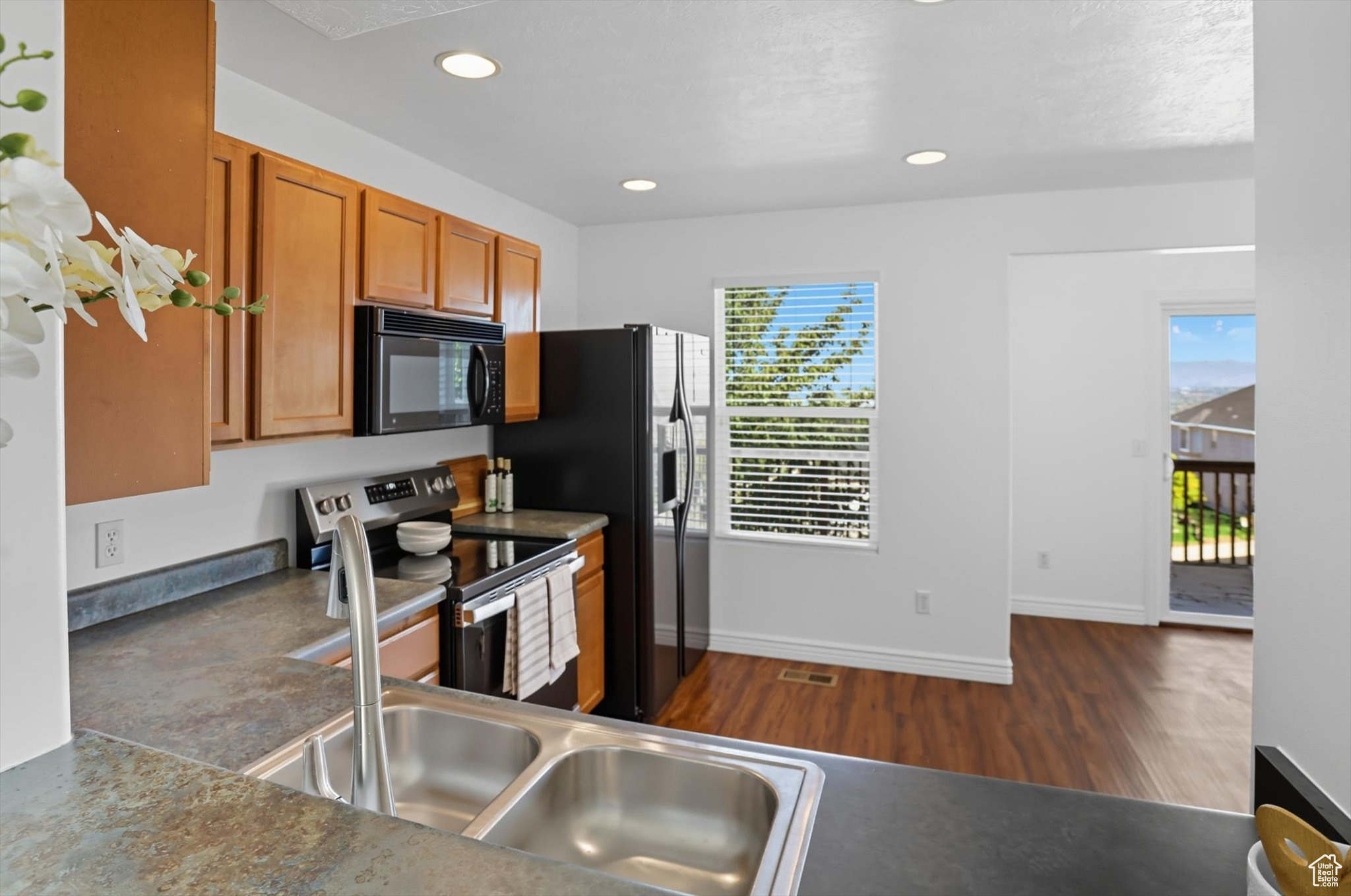 CASTLEHILL TOWNHOMES PHASE 1 - Residential