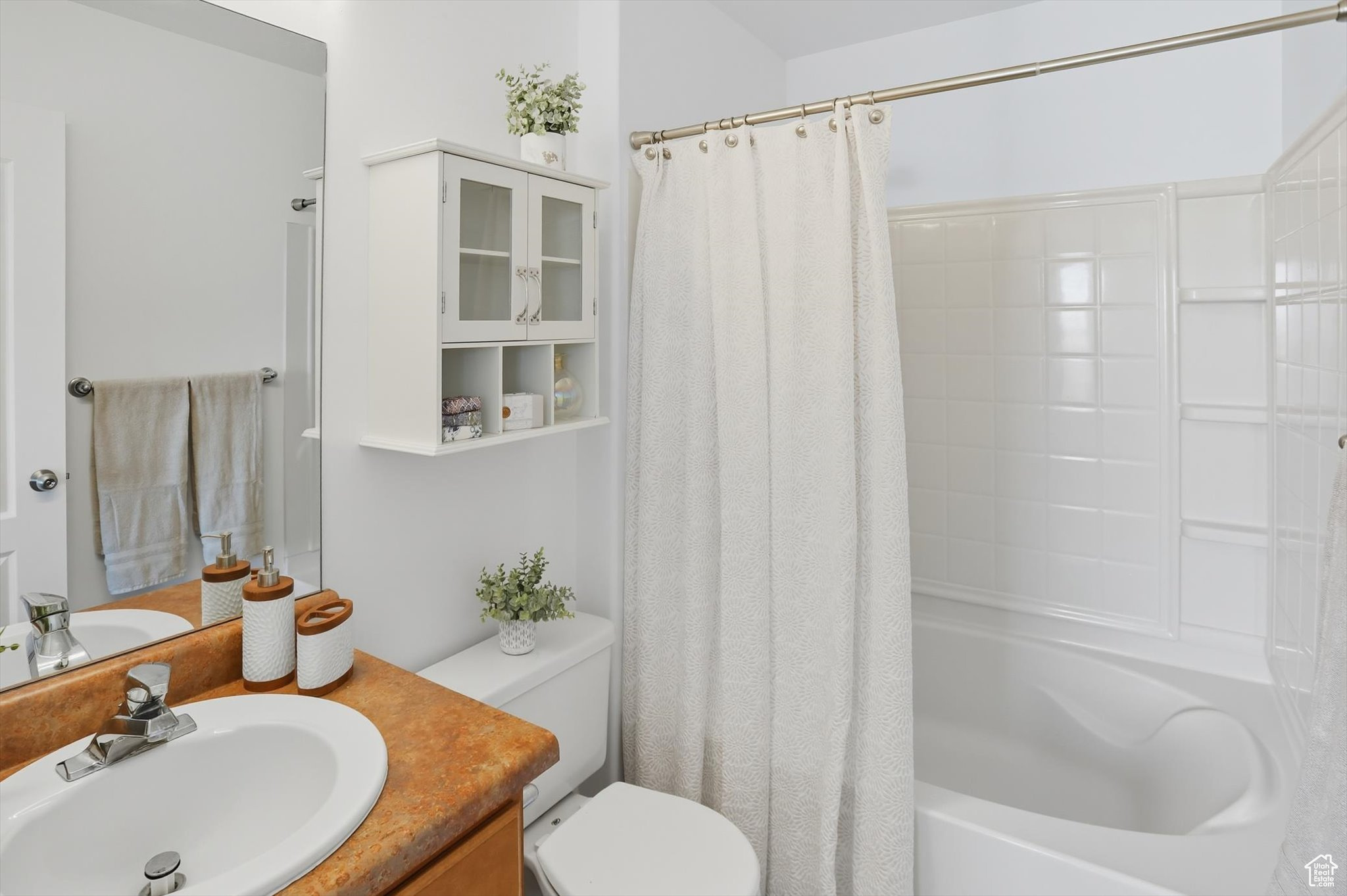 CASTLEHILL TOWNHOMES PHASE 1 - Residential