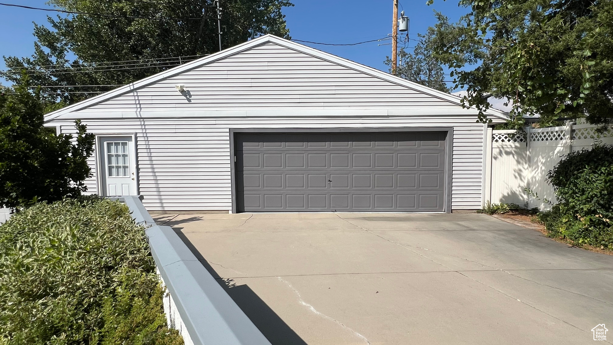 LAKEWOOD - Residential
