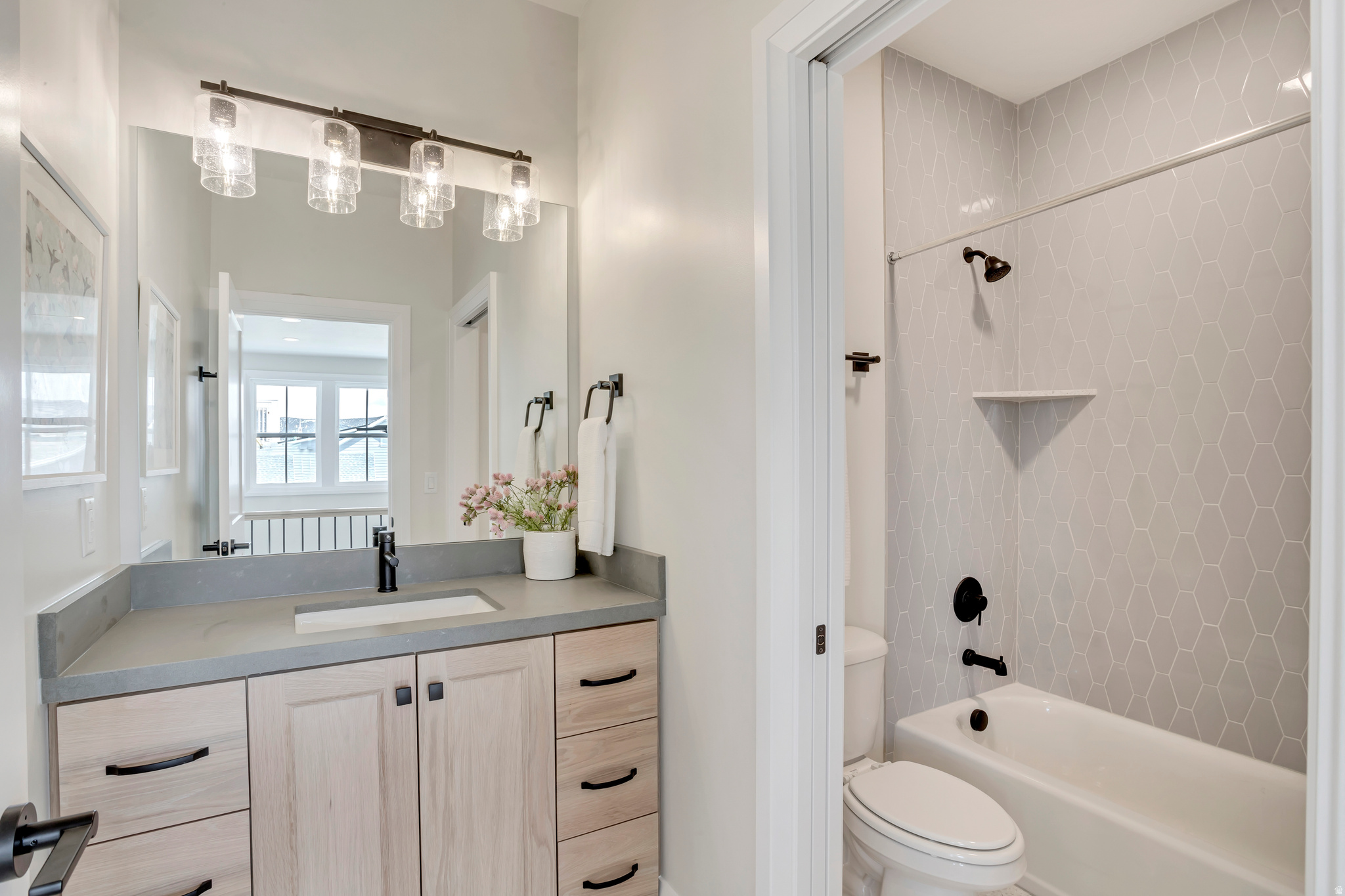 BEACON POINTE - Residential