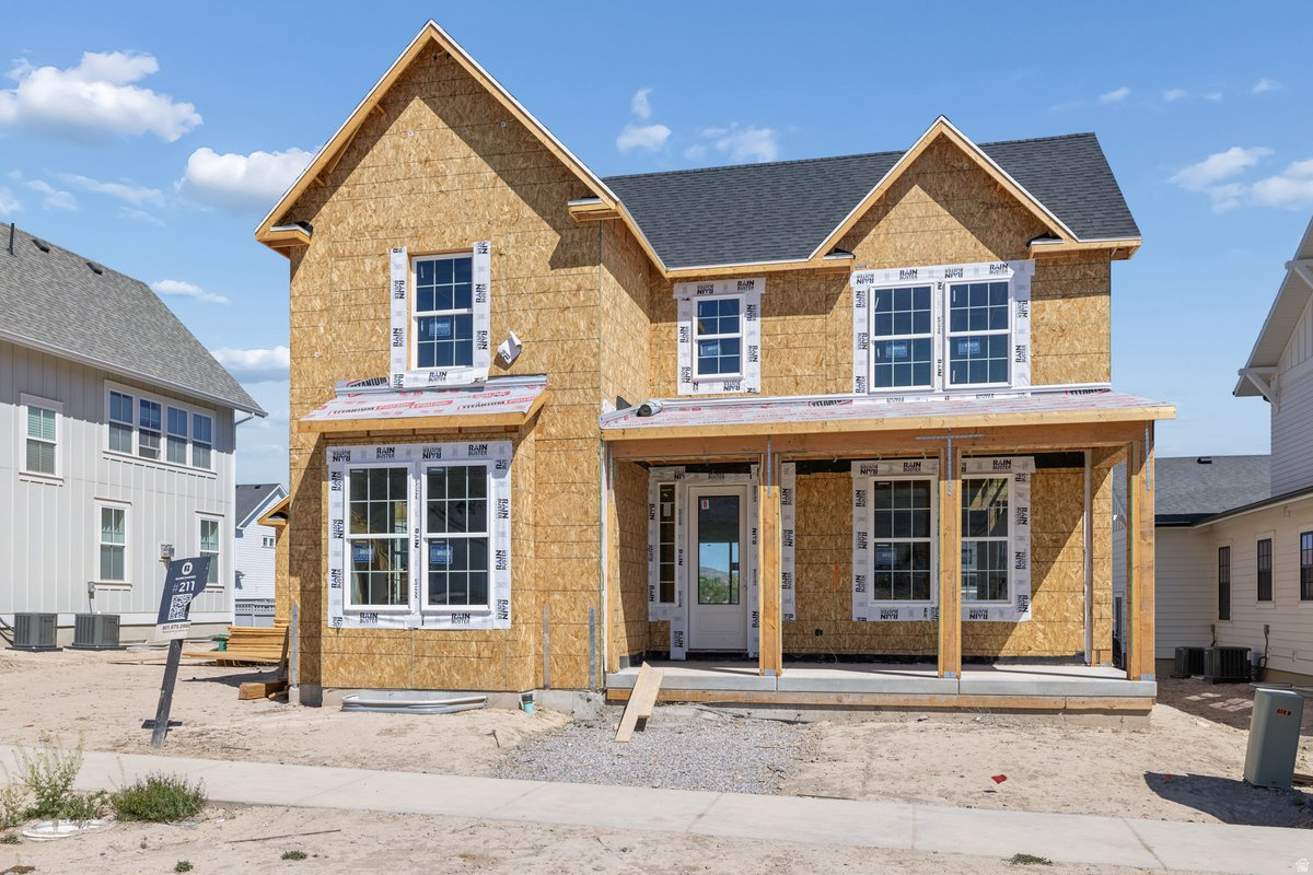 BEACON POINTE - Residential