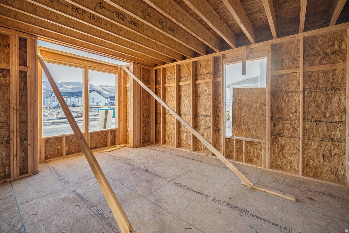 BEACON POINTE - Residential