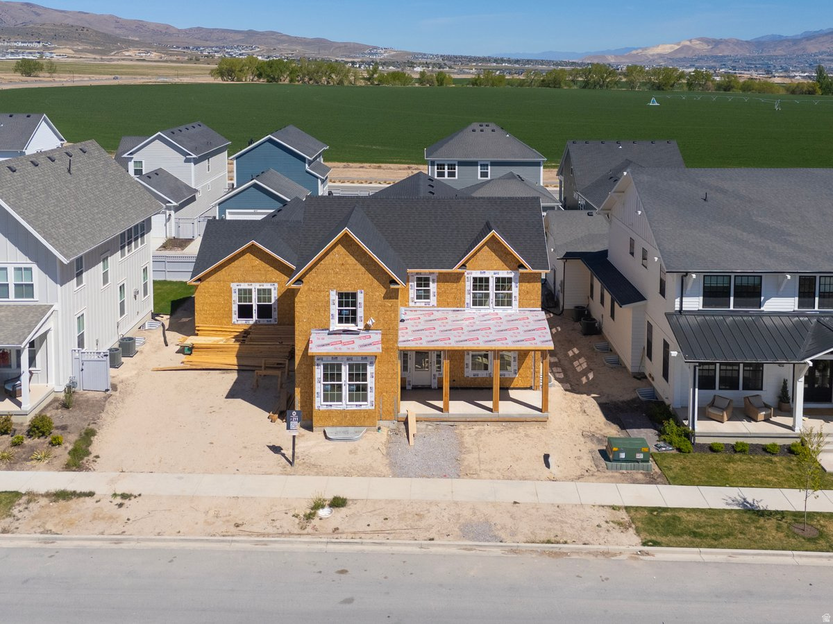 BEACON POINTE - Residential