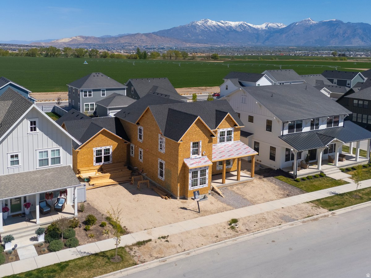 BEACON POINTE - Residential