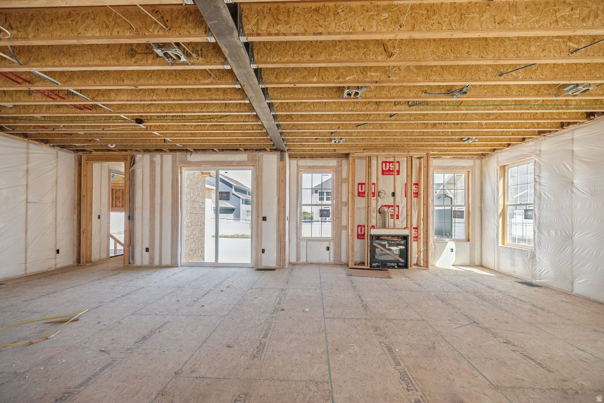 BEACON POINTE - Residential