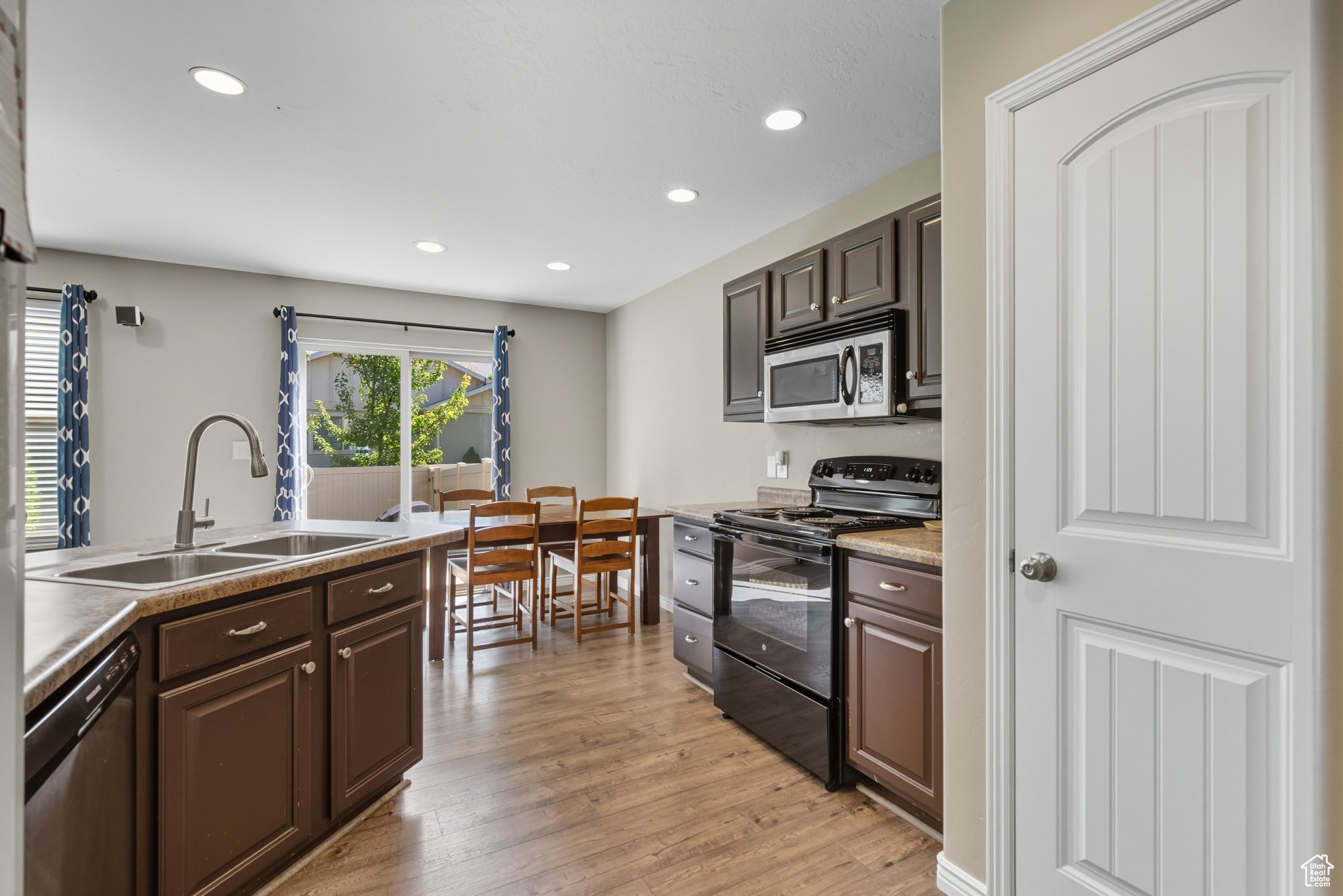 MAPLE MTN TOWNHOMES - Residential