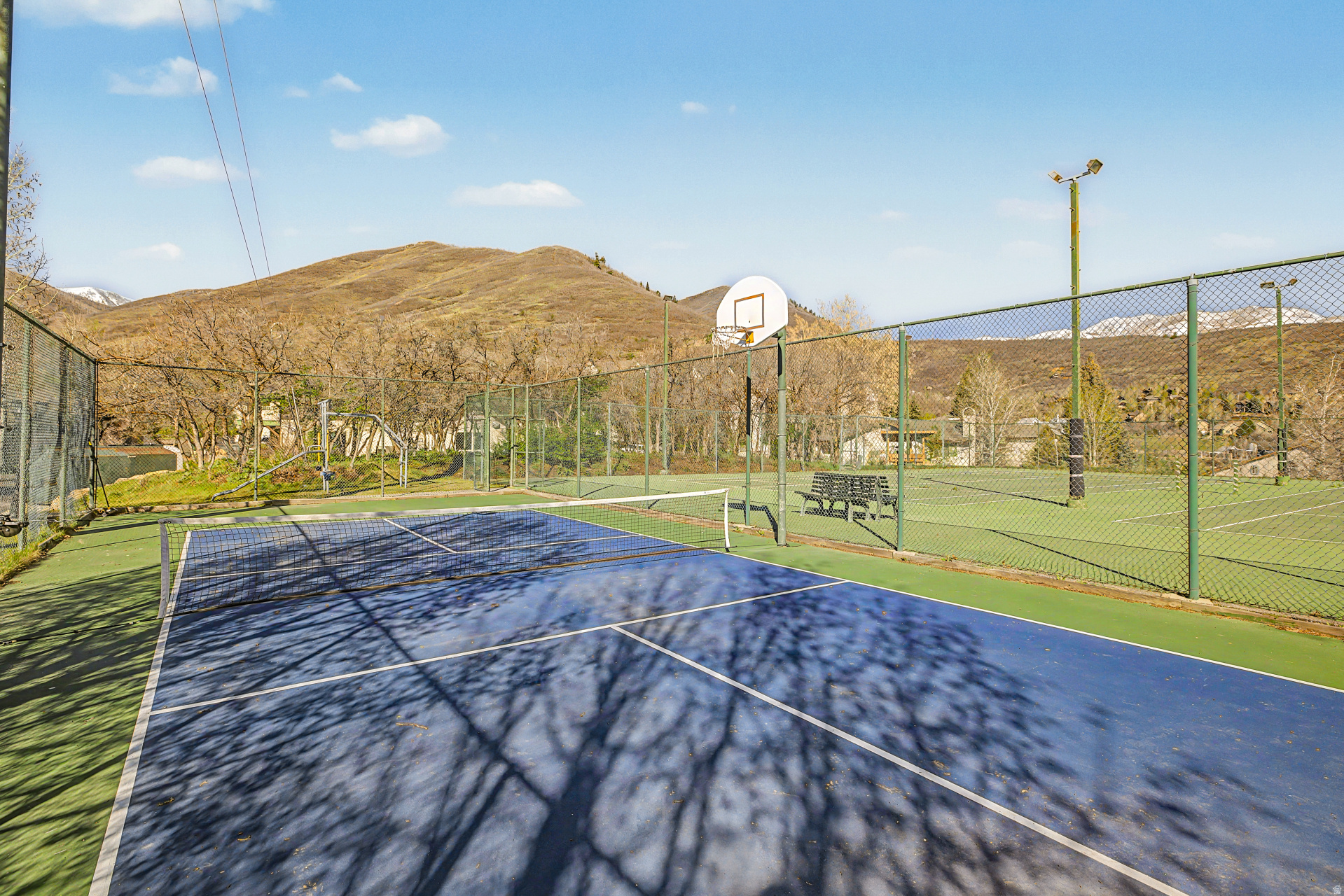 SWISS OAKS - Residential