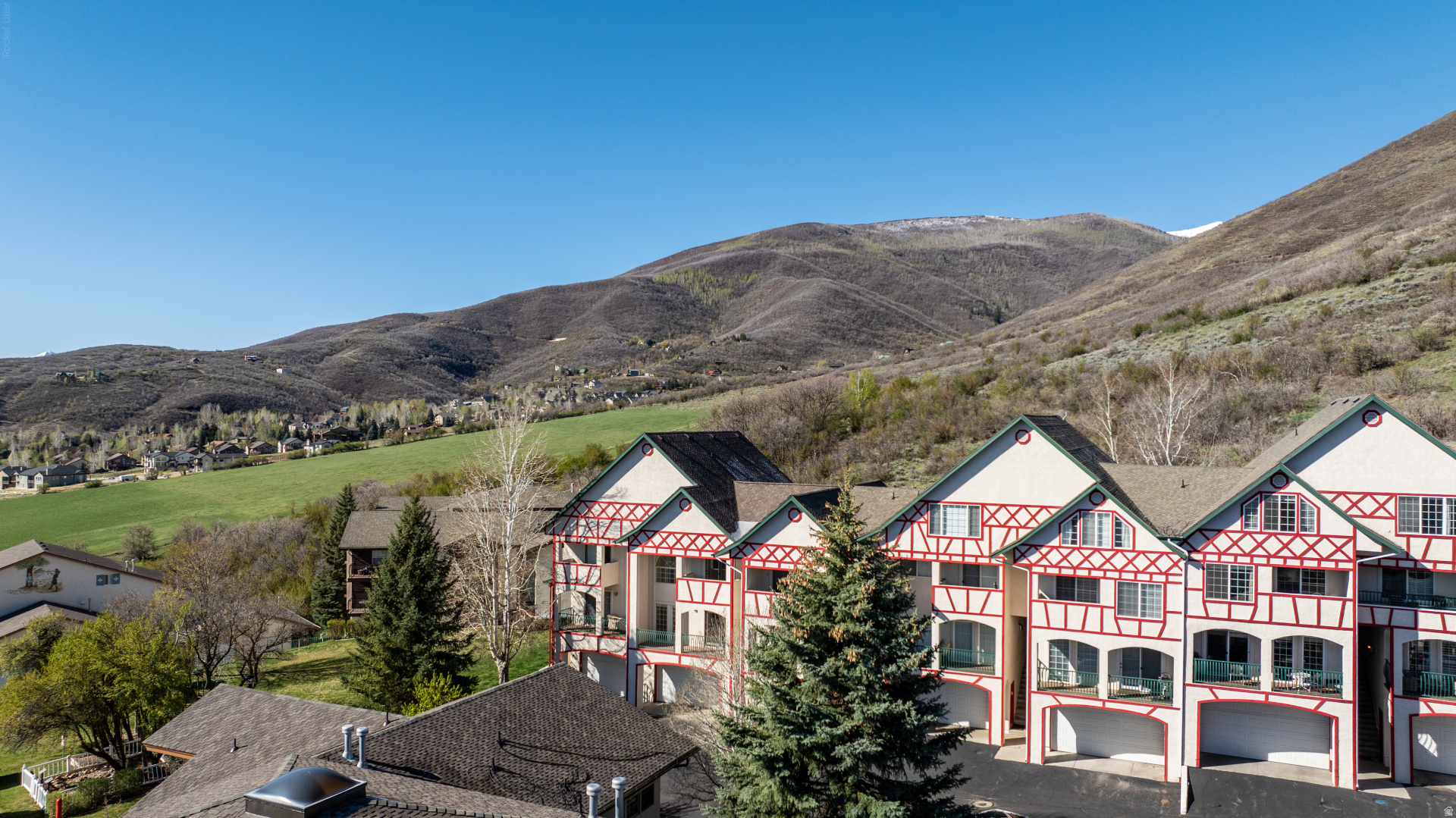 SWISS OAKS - Residential