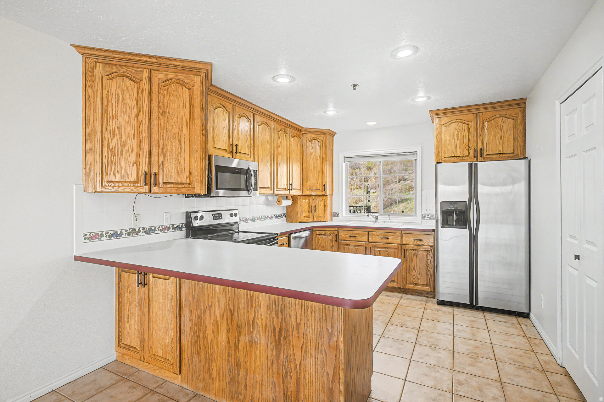 SWISS OAKS - Residential