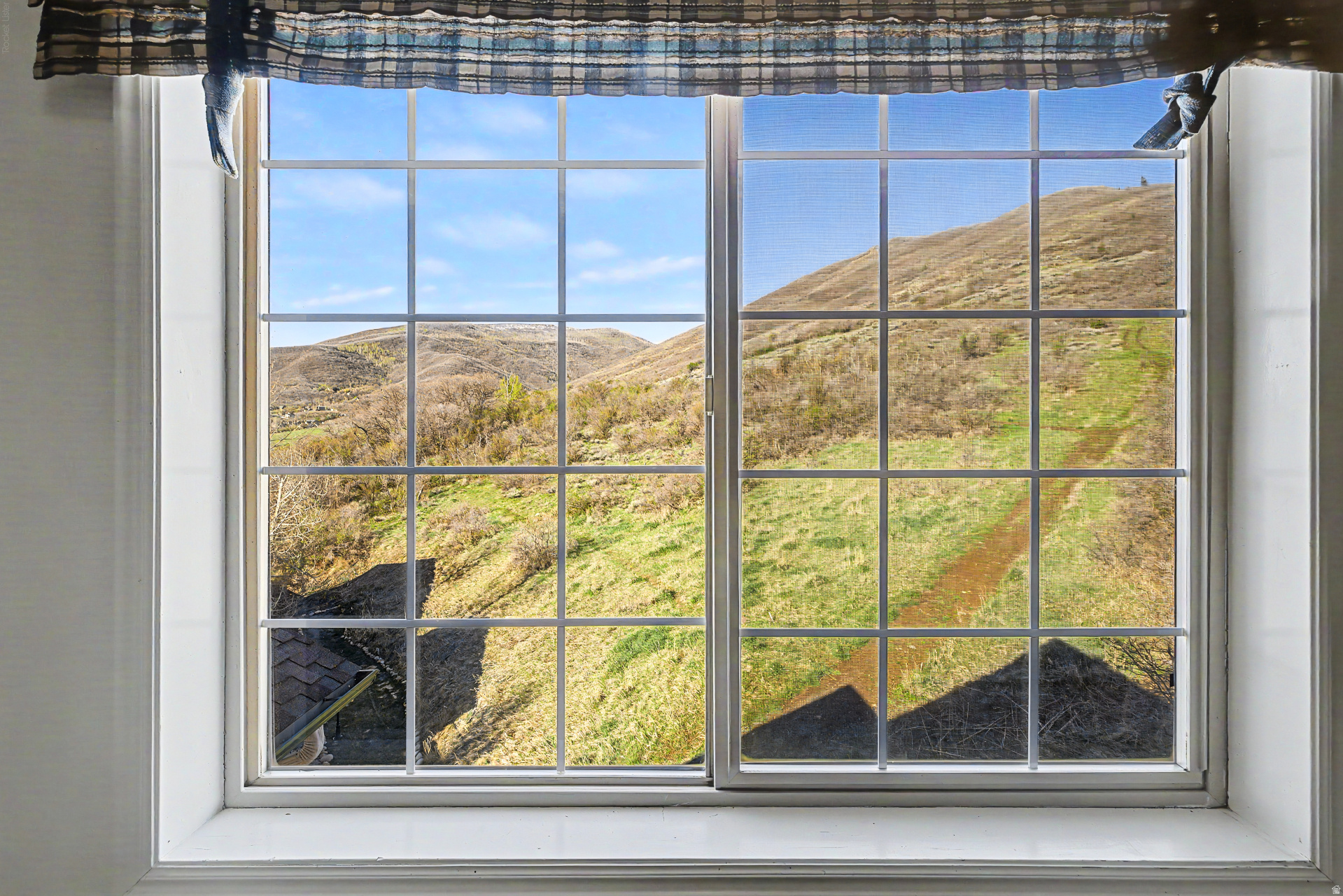 SWISS OAKS - Residential