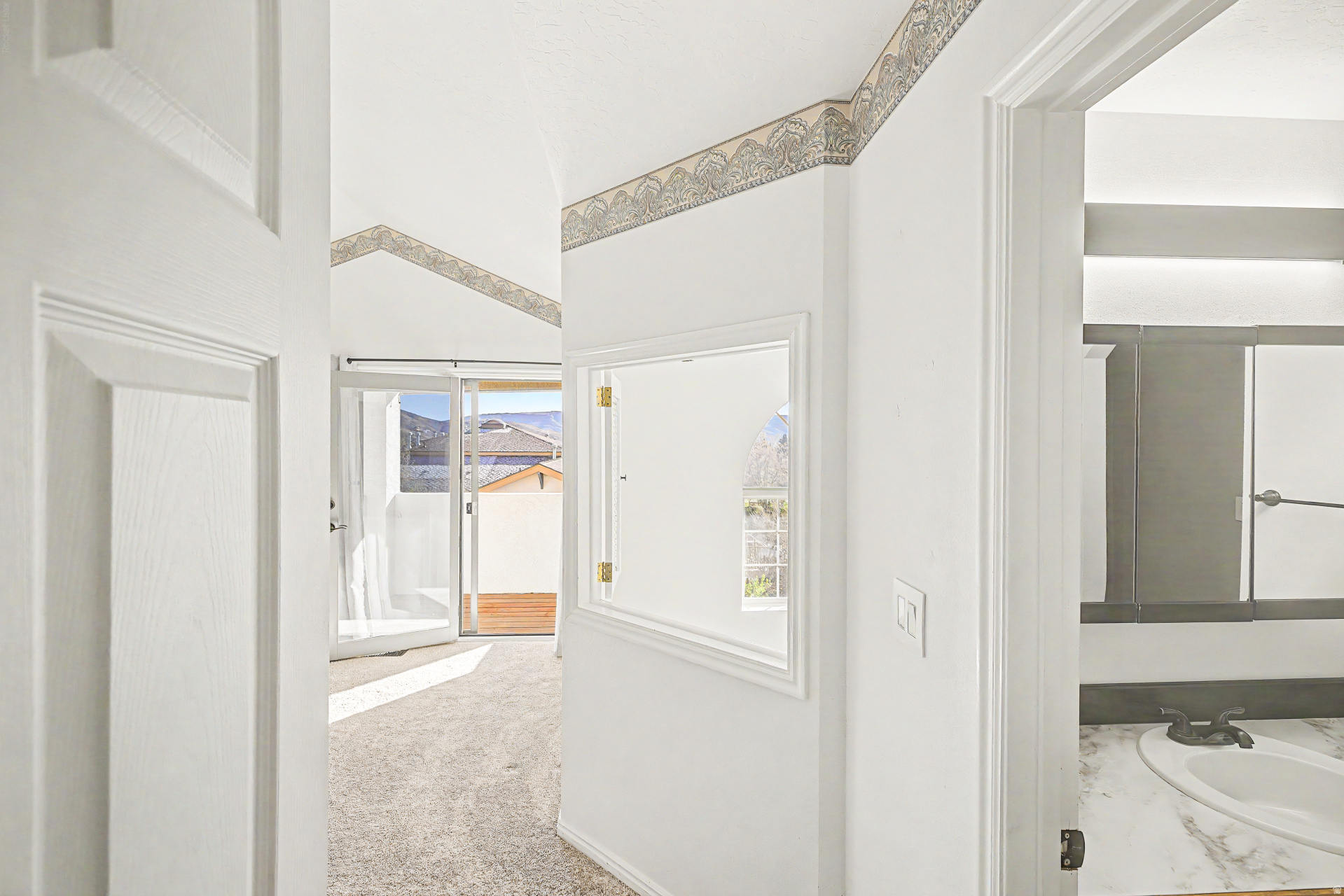 SWISS OAKS - Residential