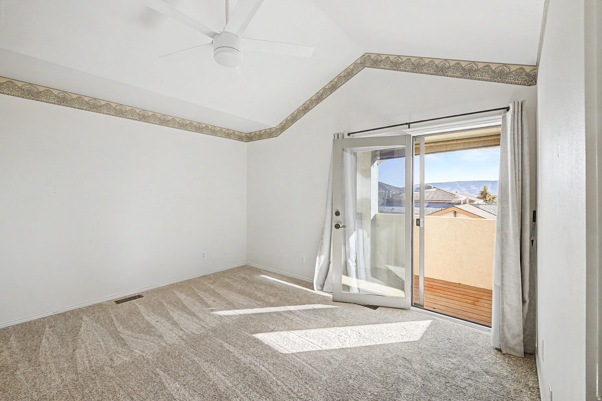 SWISS OAKS - Residential