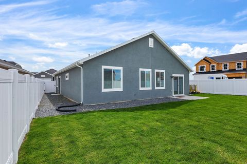 Tiny photo for 252 W 800 S, Willard, UT 84340 (MLS # 2148776)