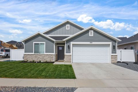 Photo of 252 W 800 S, Willard, UT 84340 (MLS # 2148776)