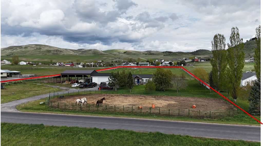 Photo of 613 S 2600 E, Preston, ID 83263 (MLS # 2153739)