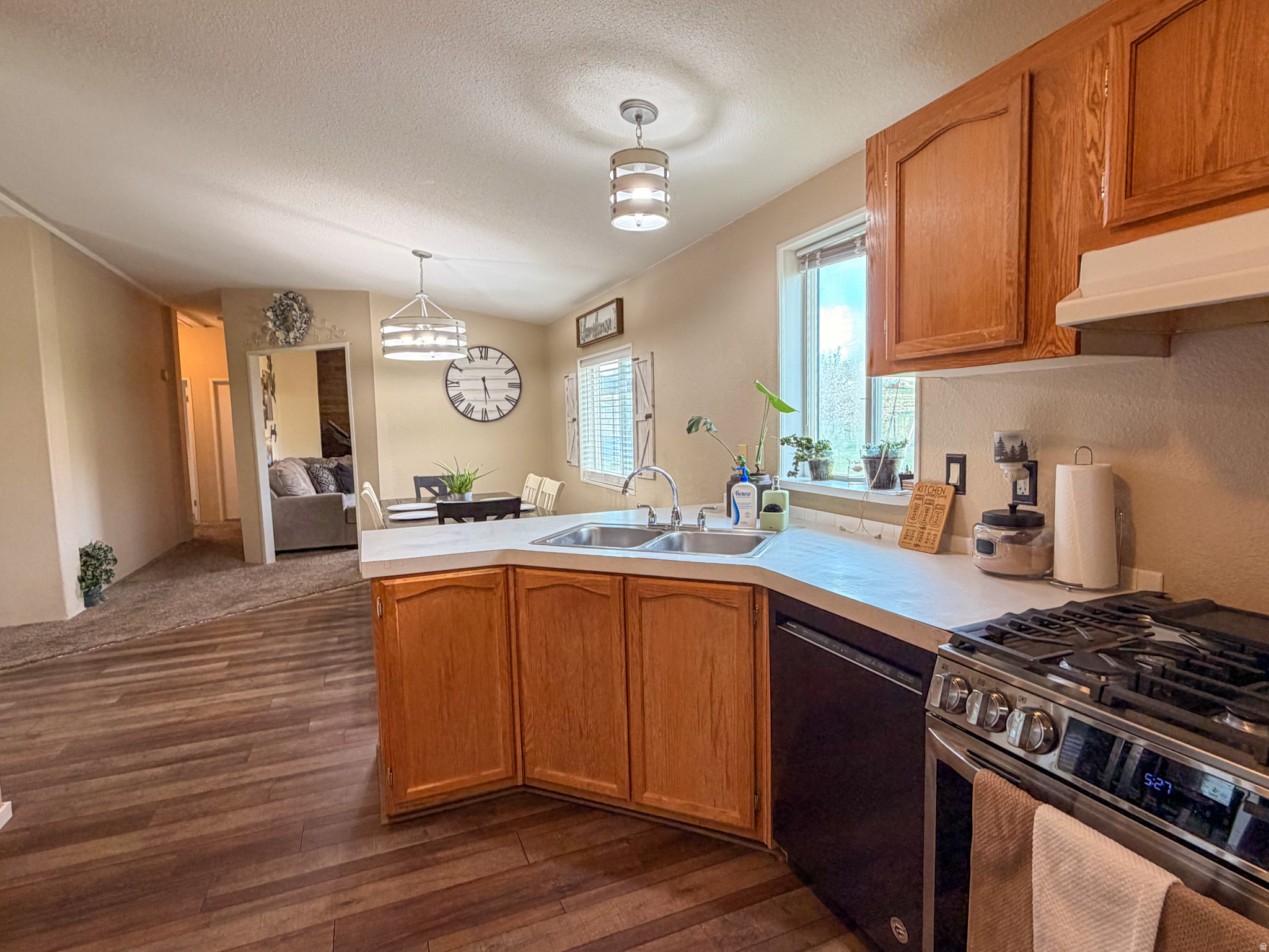 SUNSET HILLS - Residential