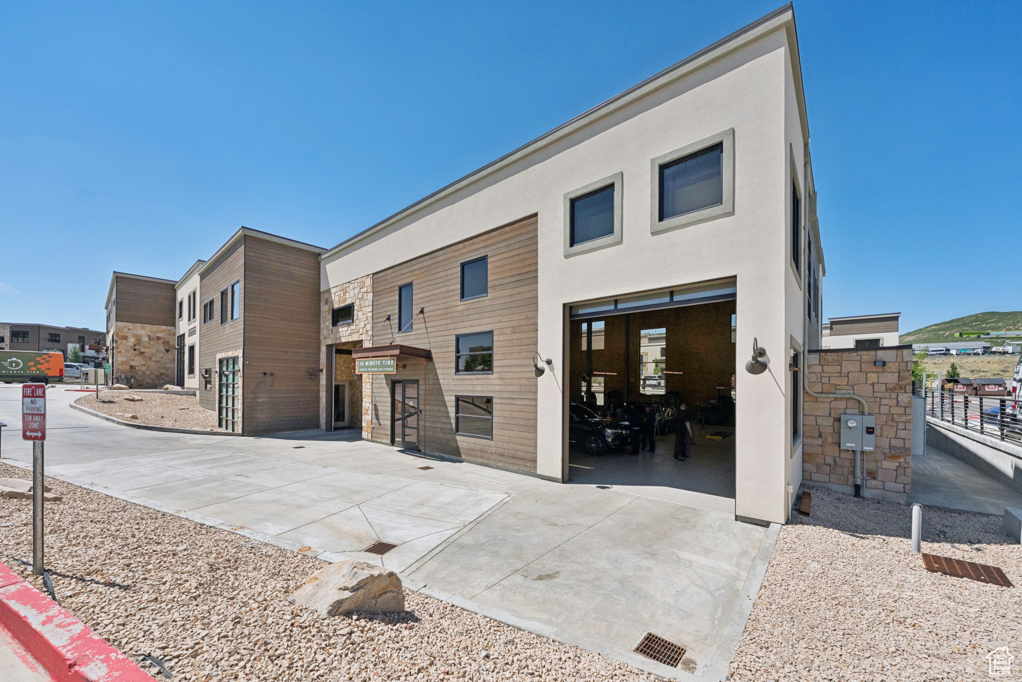 PARK EAST II BUSINESS COMMUNITY CONDOS - Commercial Sale