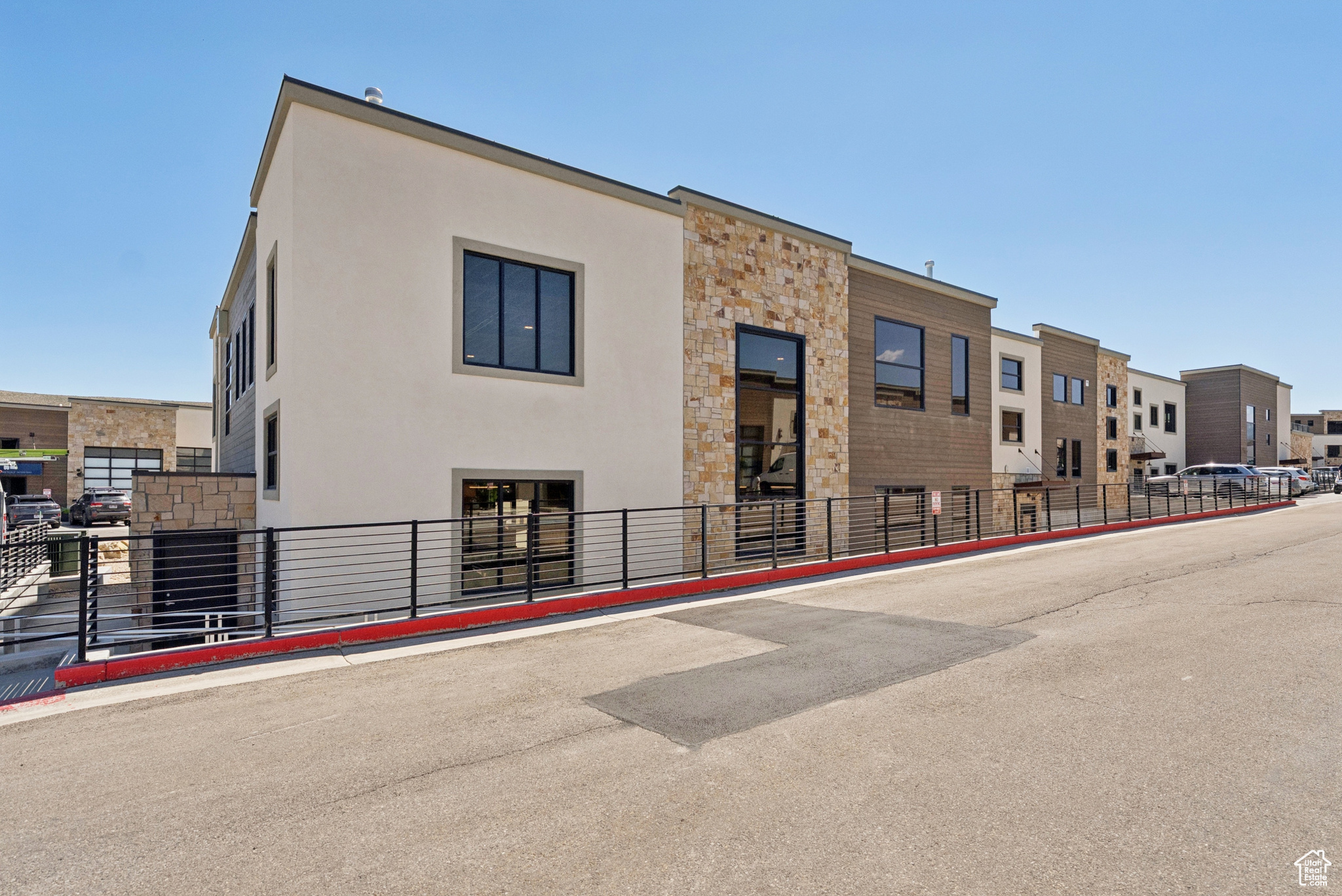 PARK EAST II BUSINESS COMMUNITY CONDOS - Commercial Sale