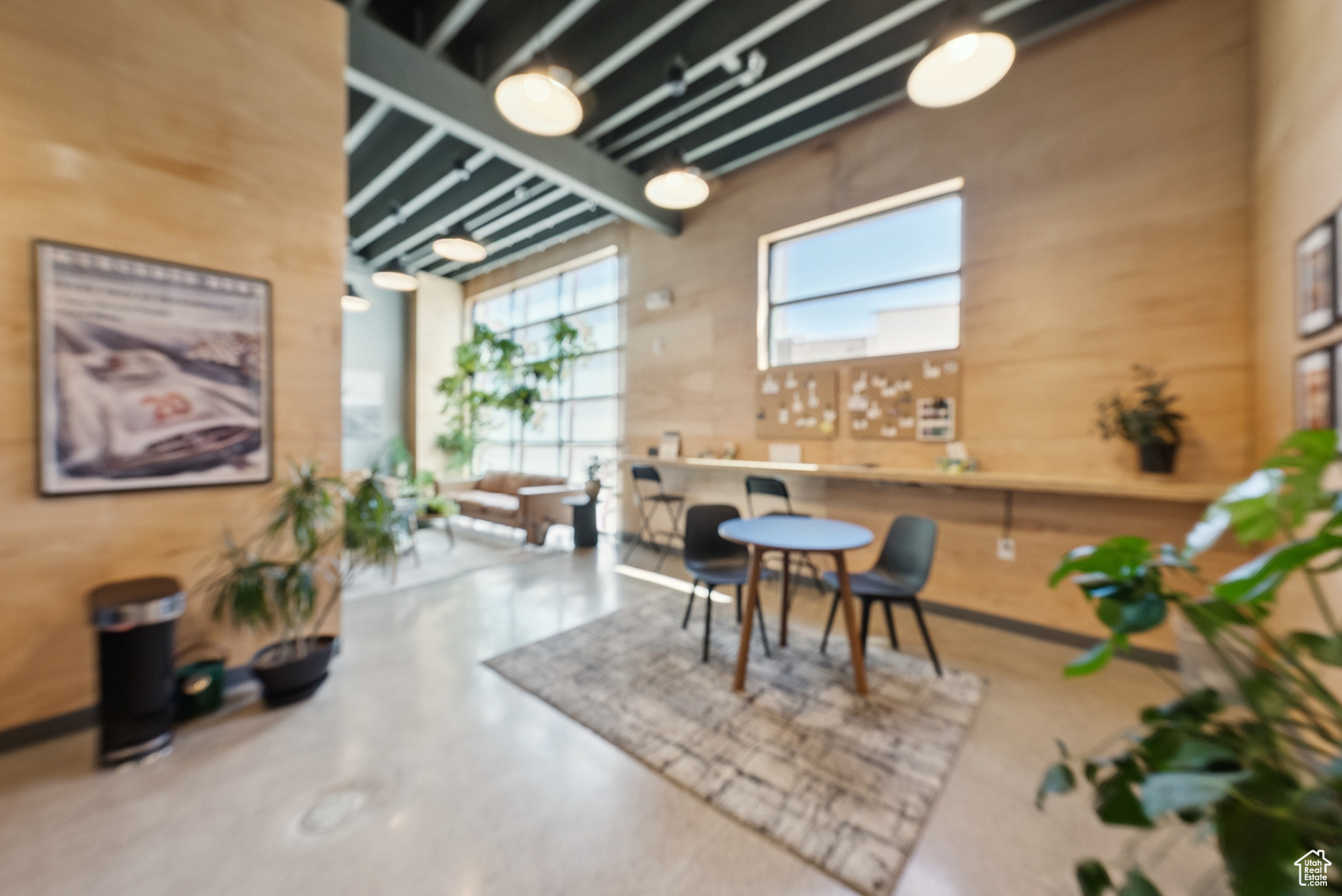 PARK EAST II BUSINESS COMMUNITY CONDOS - Commercial Sale