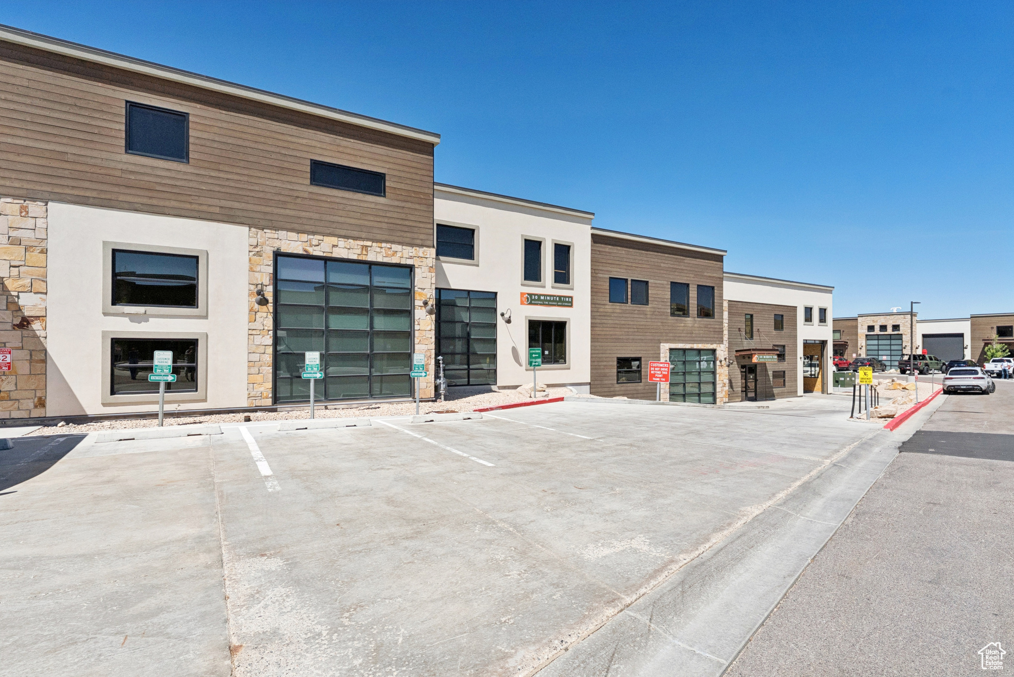 PARK EAST II BUSINESS COMMUNITY CONDOS - Commercial Sale