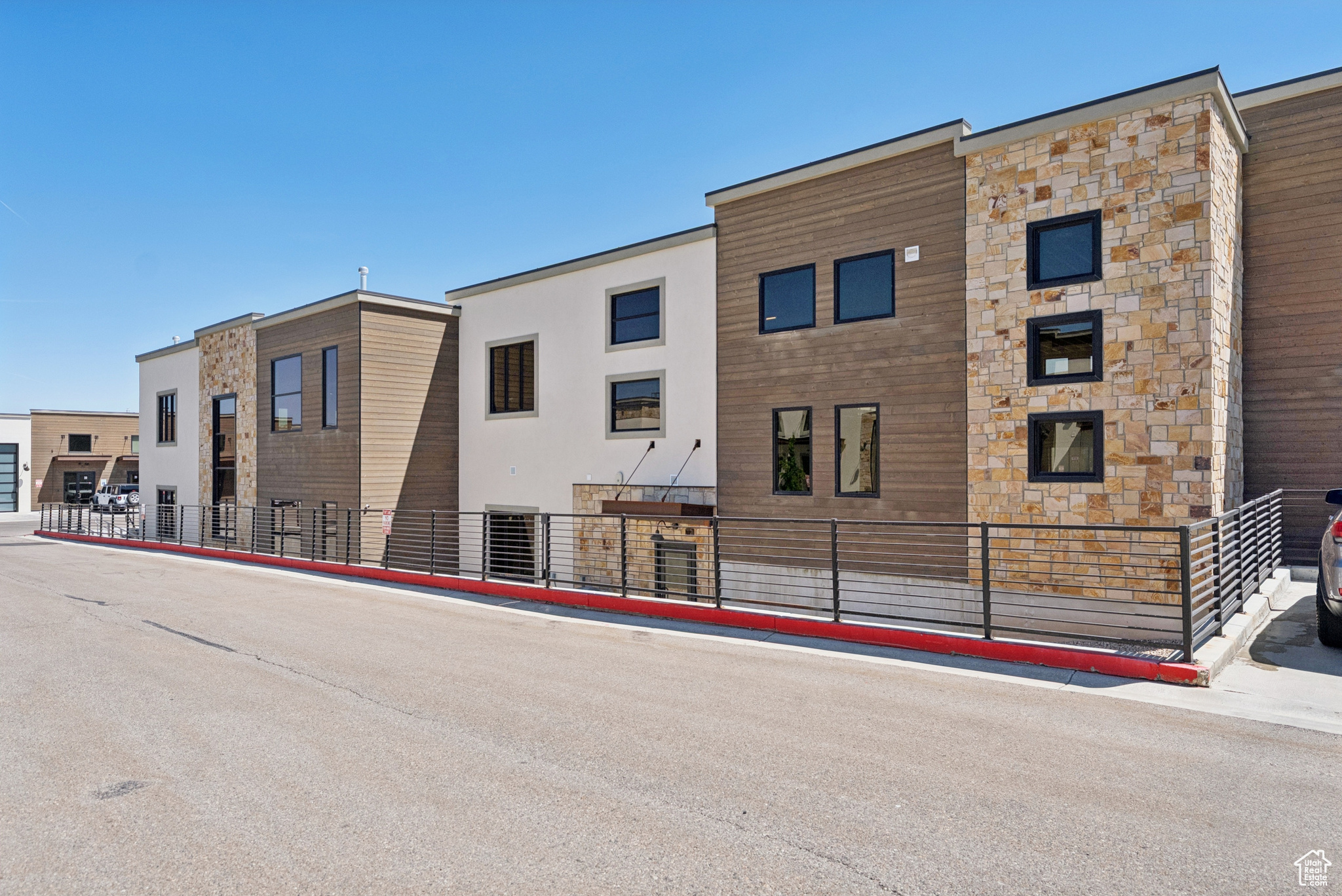 PARK EAST II BUSINESS COMMUNITY CONDOS - Commercial Sale