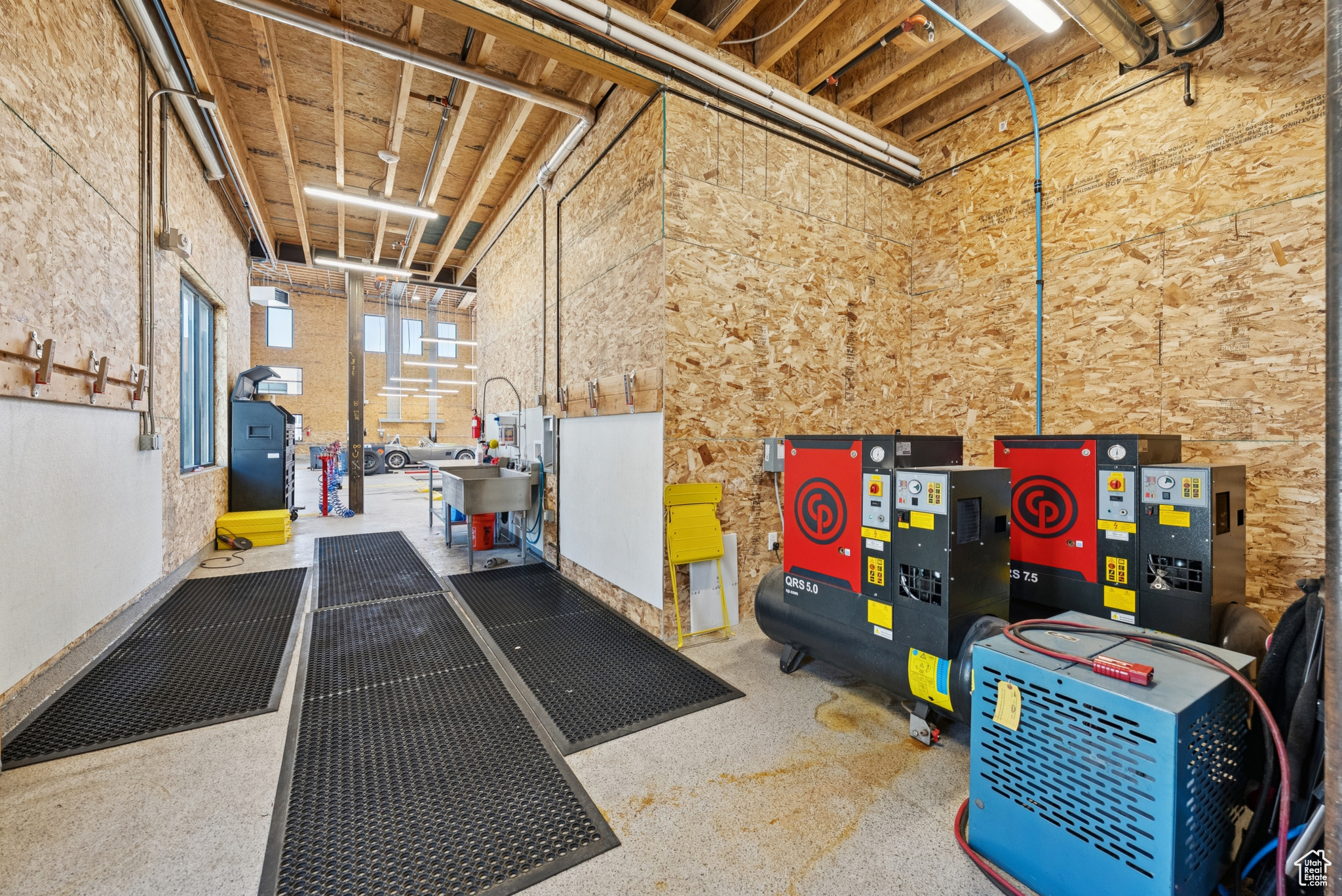 PARK EAST II BUSINESS COMMUNITY CONDOS - Commercial Sale