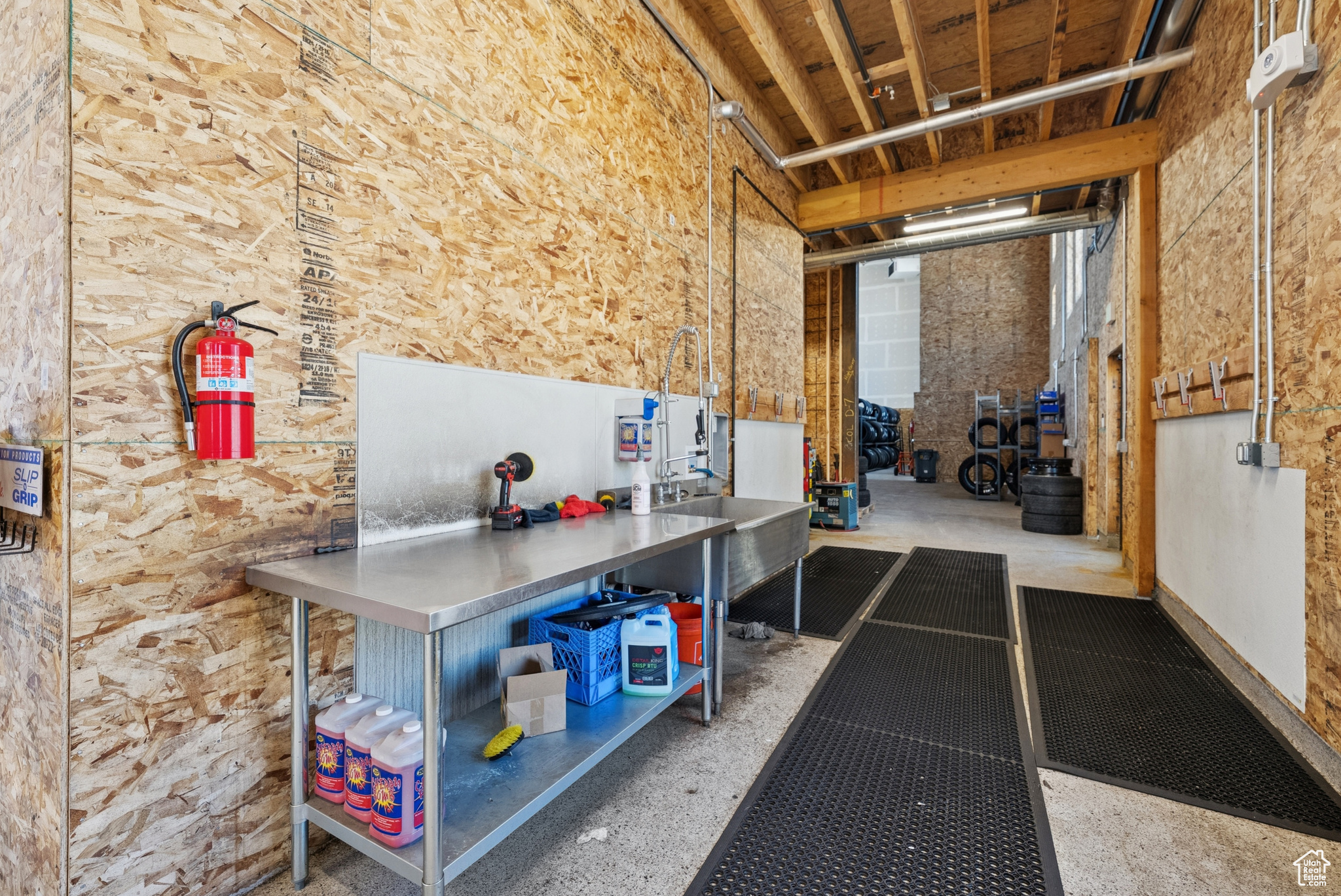 PARK EAST II BUSINESS COMMUNITY CONDOS - Commercial Sale