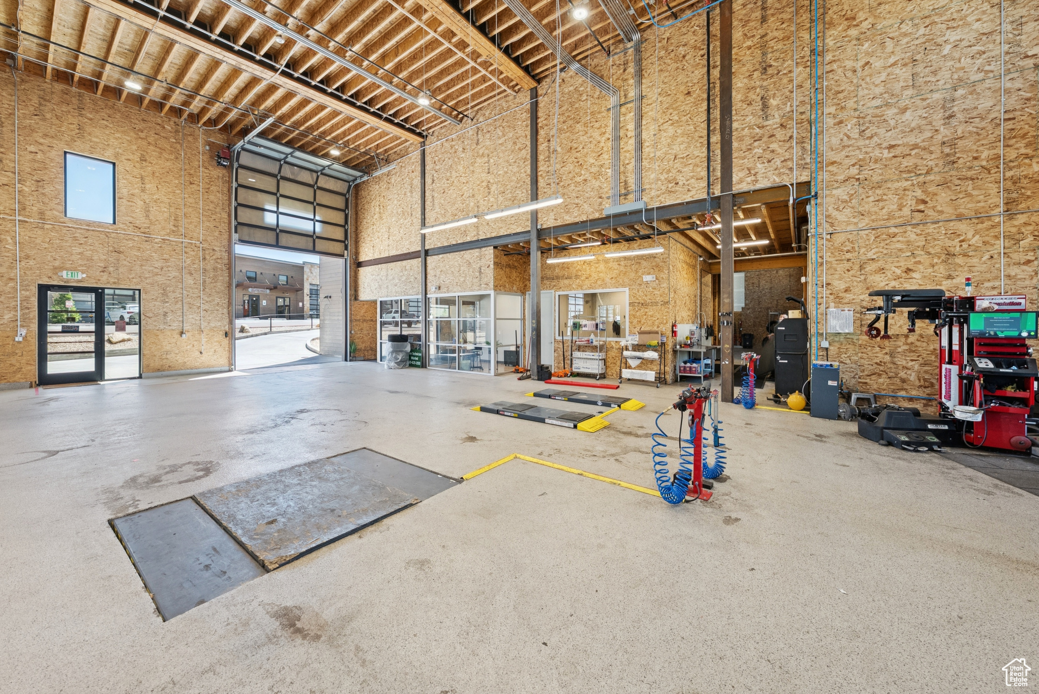 PARK EAST II BUSINESS COMMUNITY CONDOS - Commercial Sale