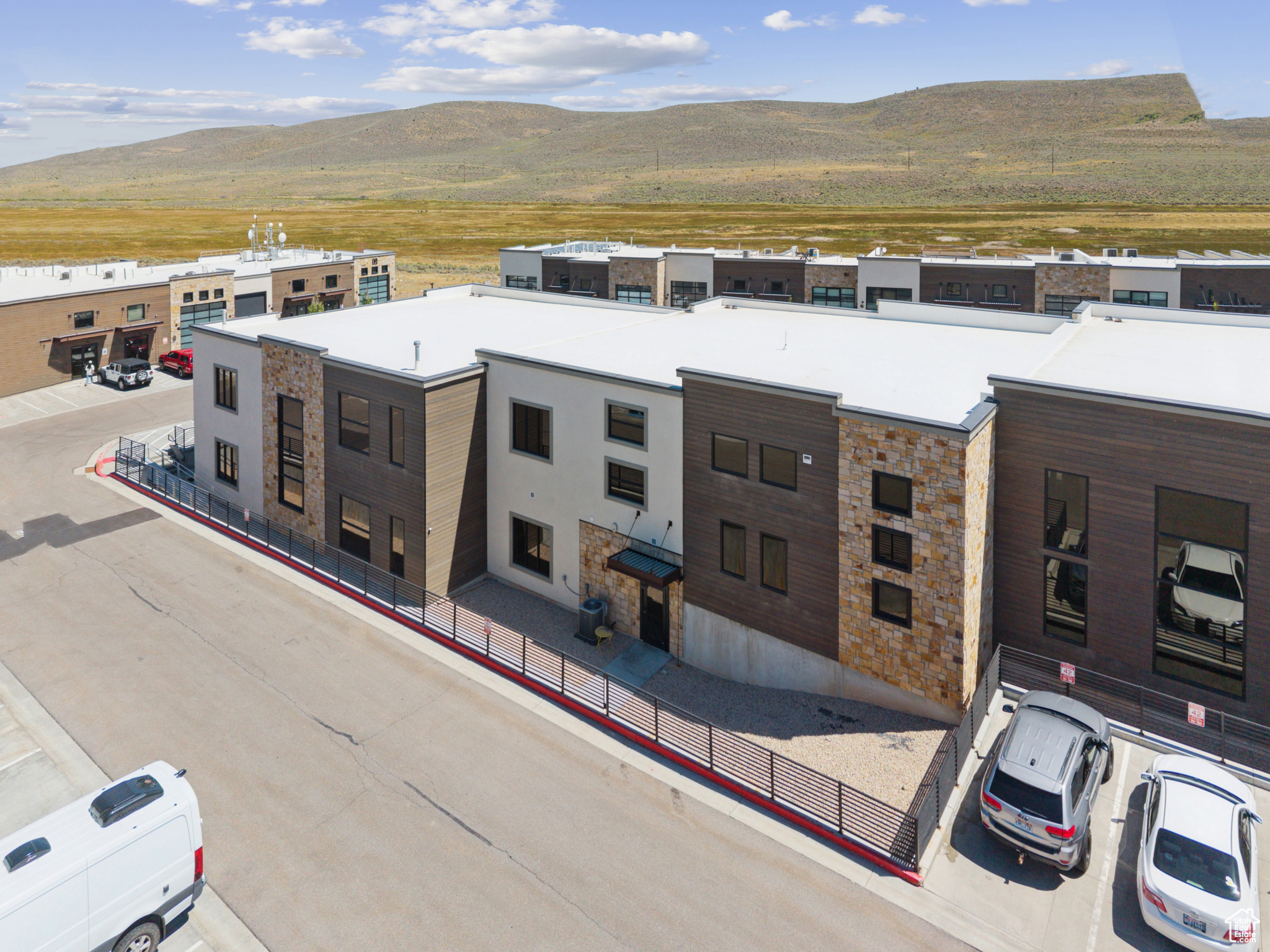 PARK EAST II BUSINESS COMMUNITY CONDOS - Commercial Sale