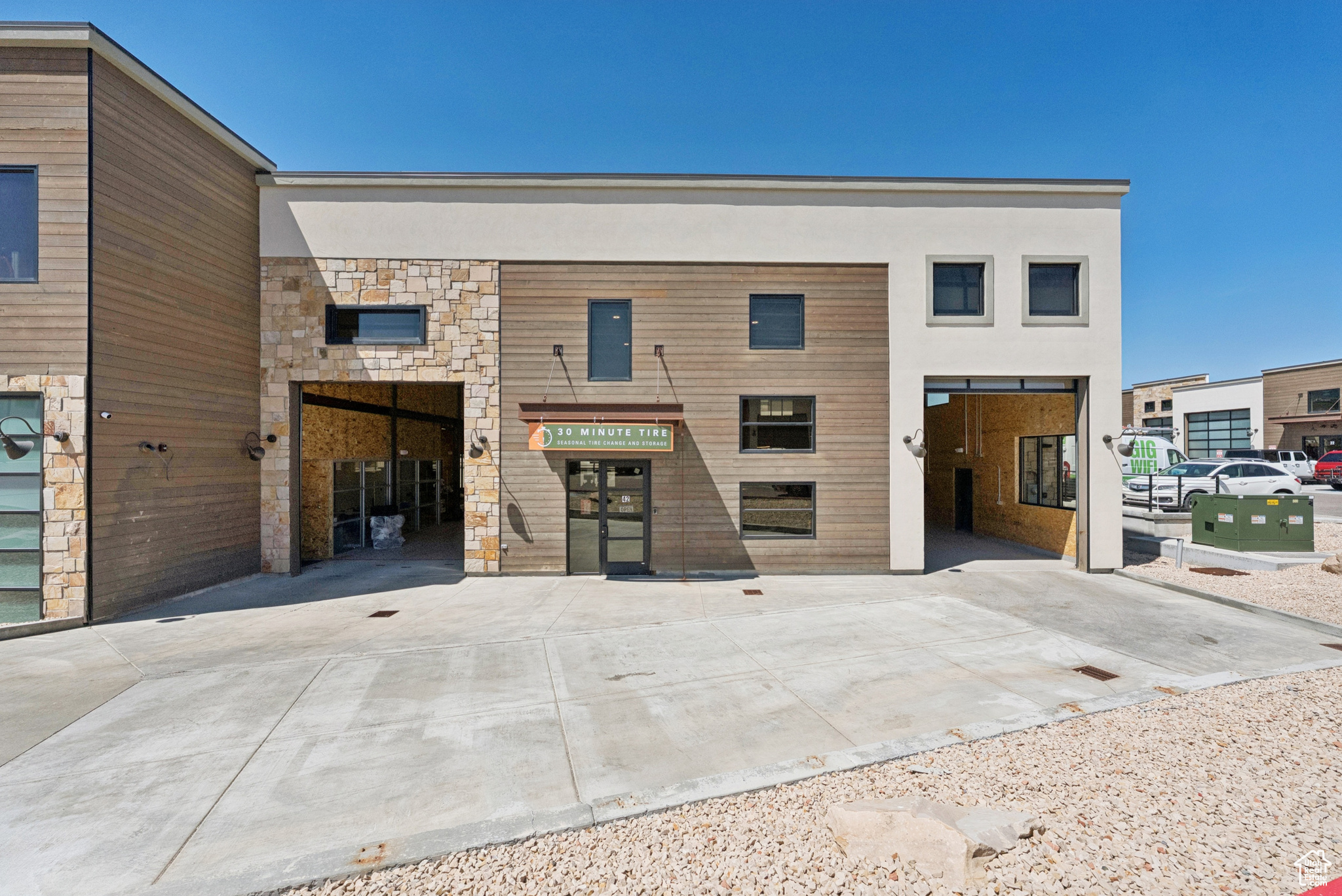 PARK EAST II BUSINESS COMMUNITY CONDOS - Commercial Sale