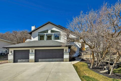 Photo of 10870 S LOSTWOOD DR, Sandy, UT 84092 (MLS # 2142357)