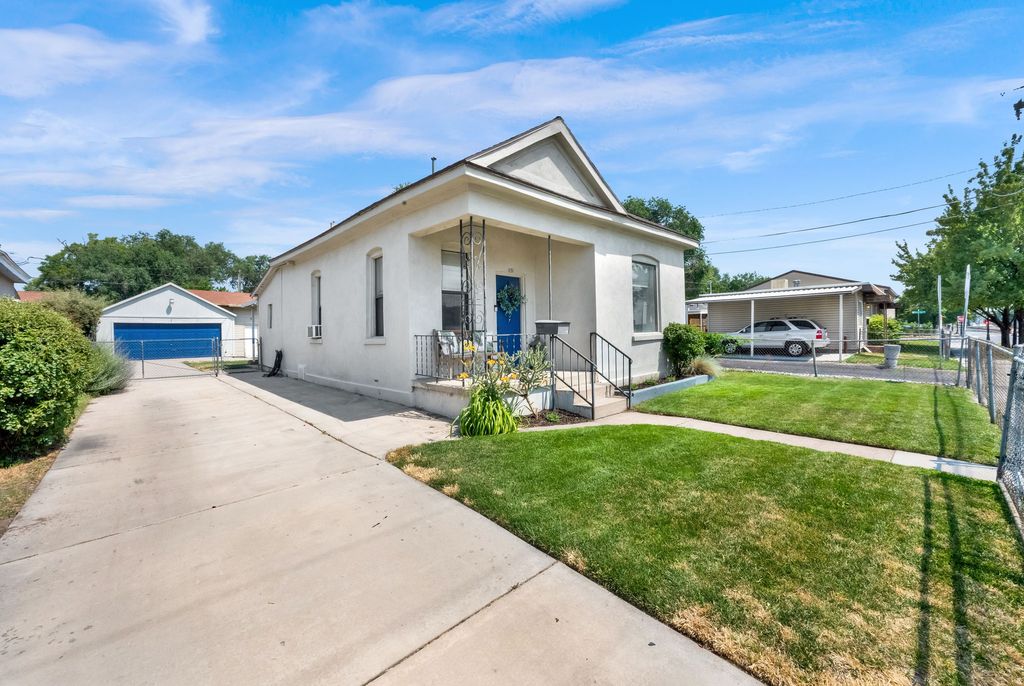 Photo of 1131 S 200 W, Salt Lake City, UT 84101 (MLS # 2167667)