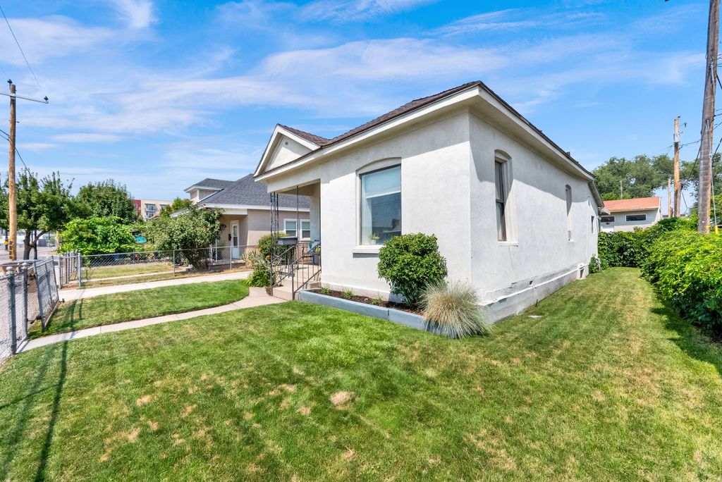 Photo of 1131 S 200 W, Salt Lake City, UT 84101 (MLS # 2167667)