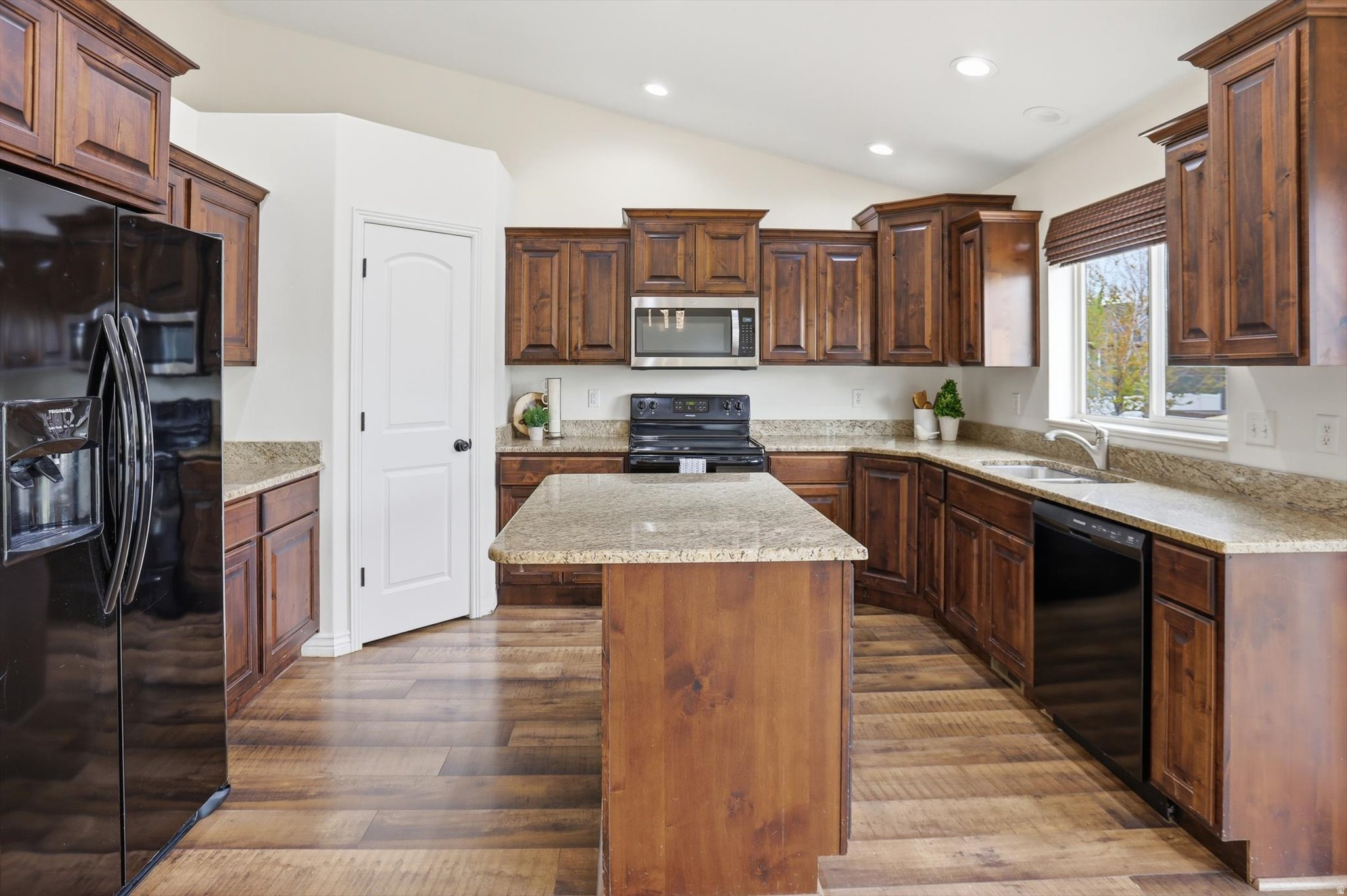 TANNER HERITAGE ESTATES - Residential