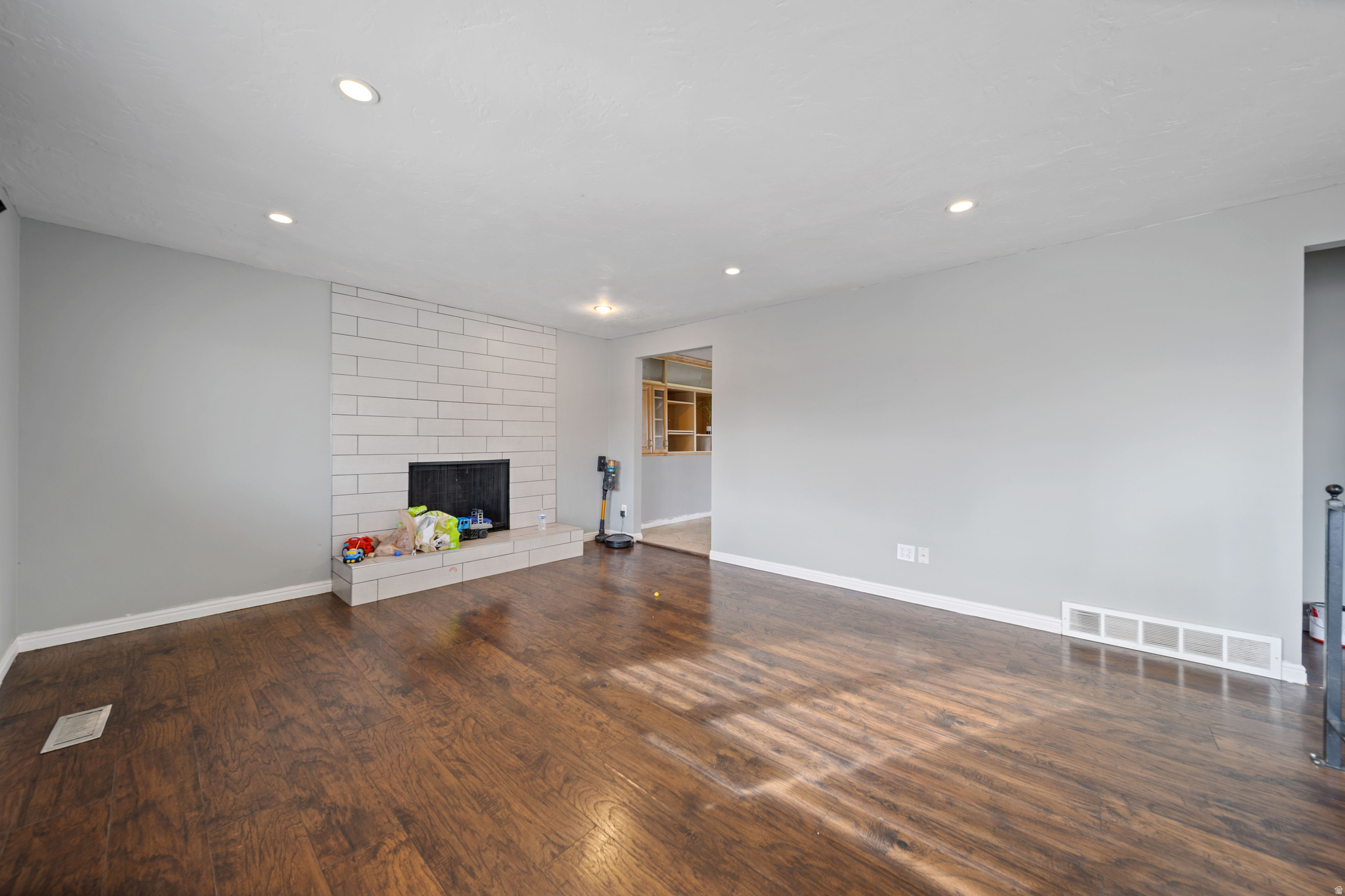 WOODLEDGE #3 - Residential