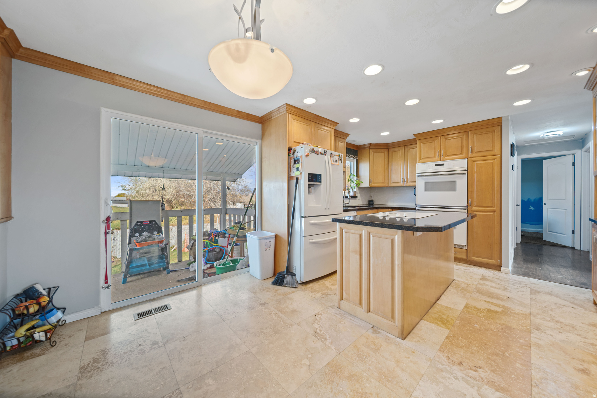 WOODLEDGE #3 - Residential