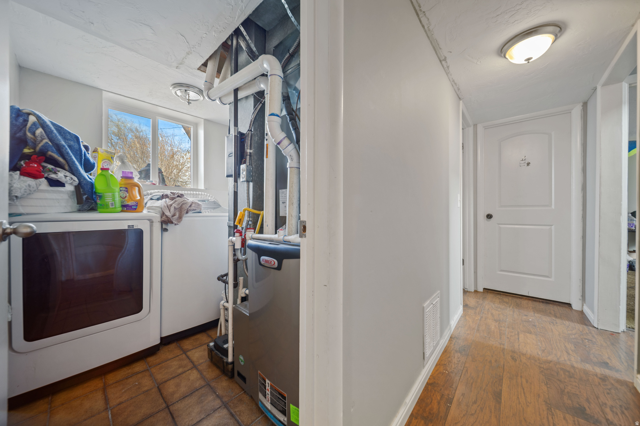 WOODLEDGE #3 - Residential