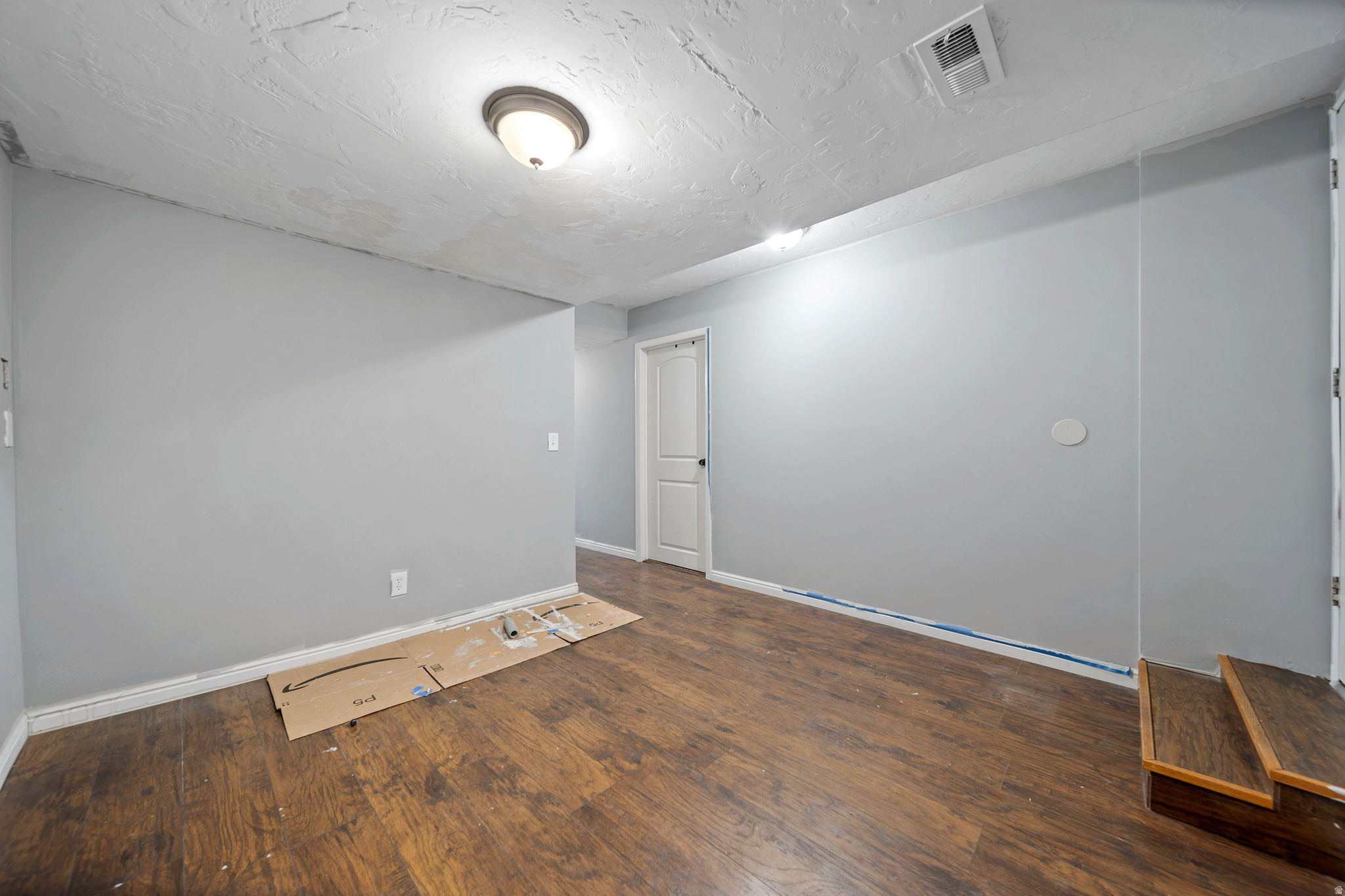 WOODLEDGE #3 - Residential