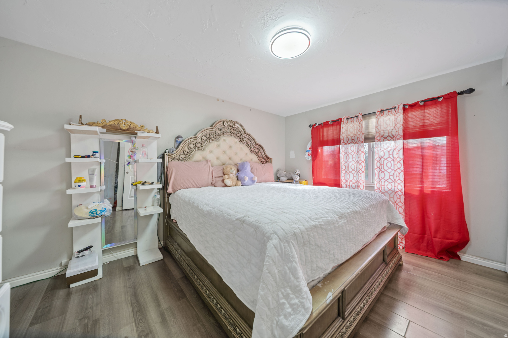 WOODLEDGE #3 - Residential