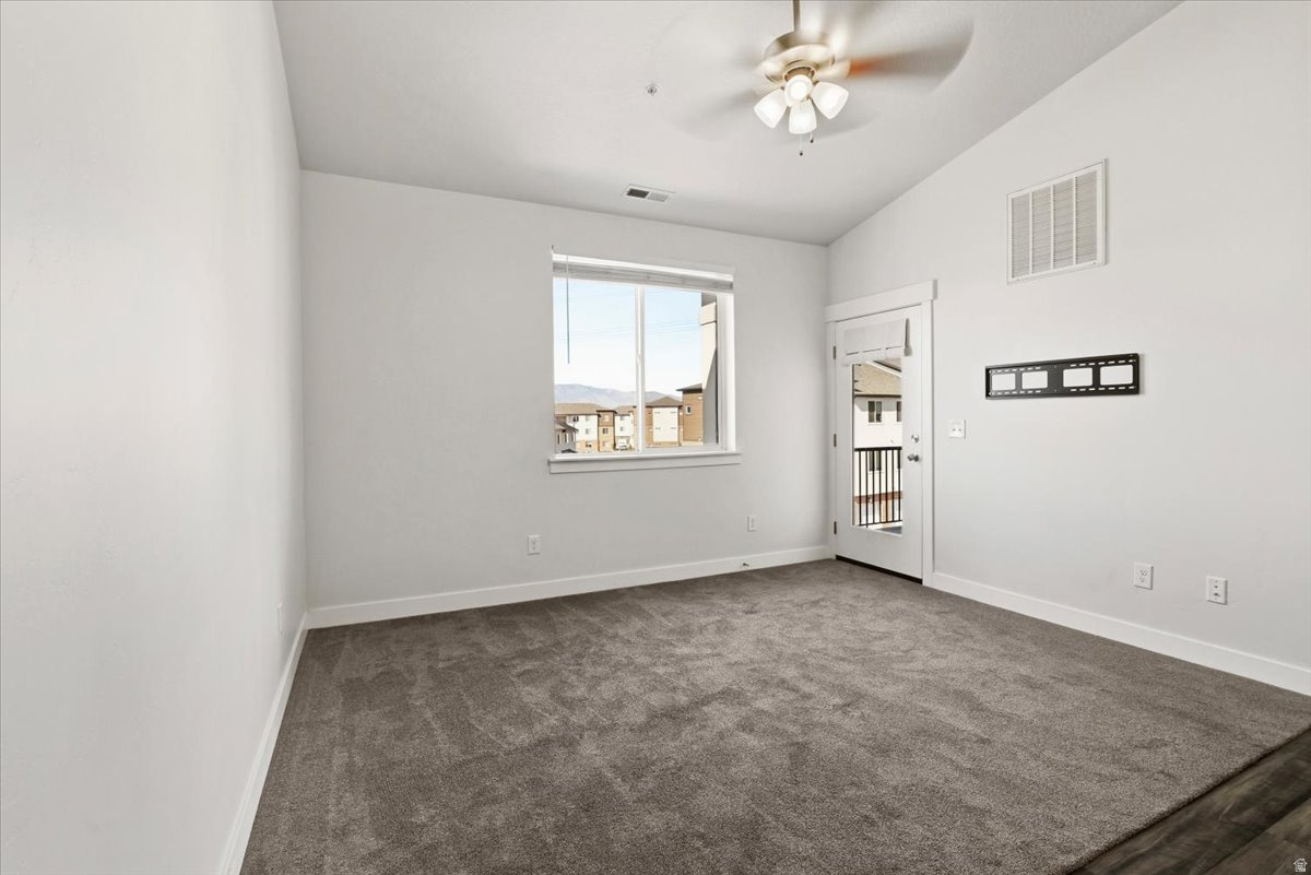 LAKE FRONT - Residential