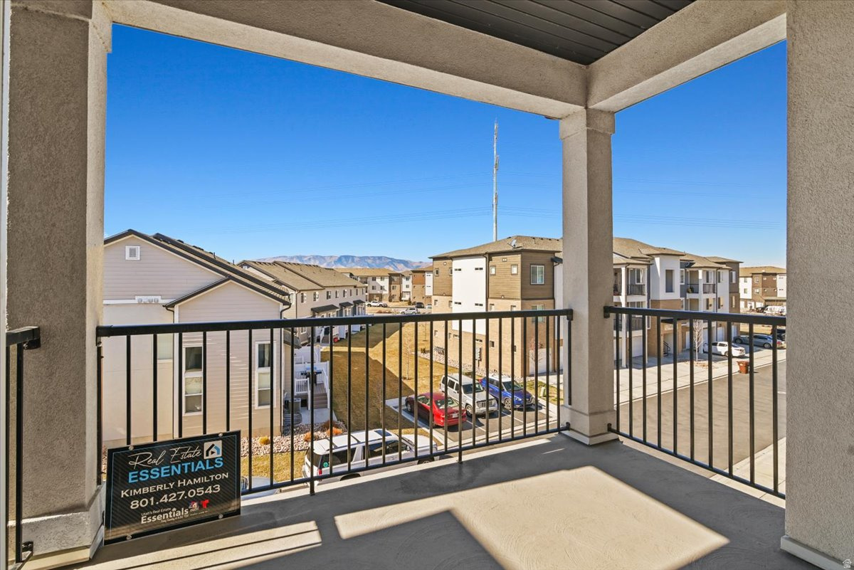 LAKE FRONT - Residential