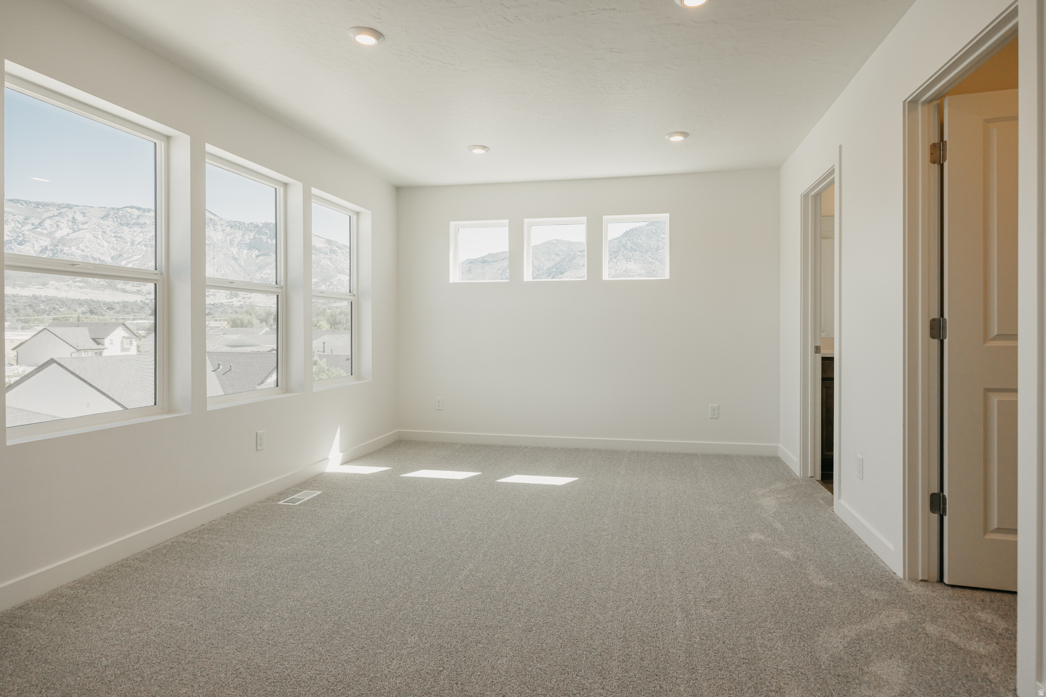 PROMINENCE POINT - Residential