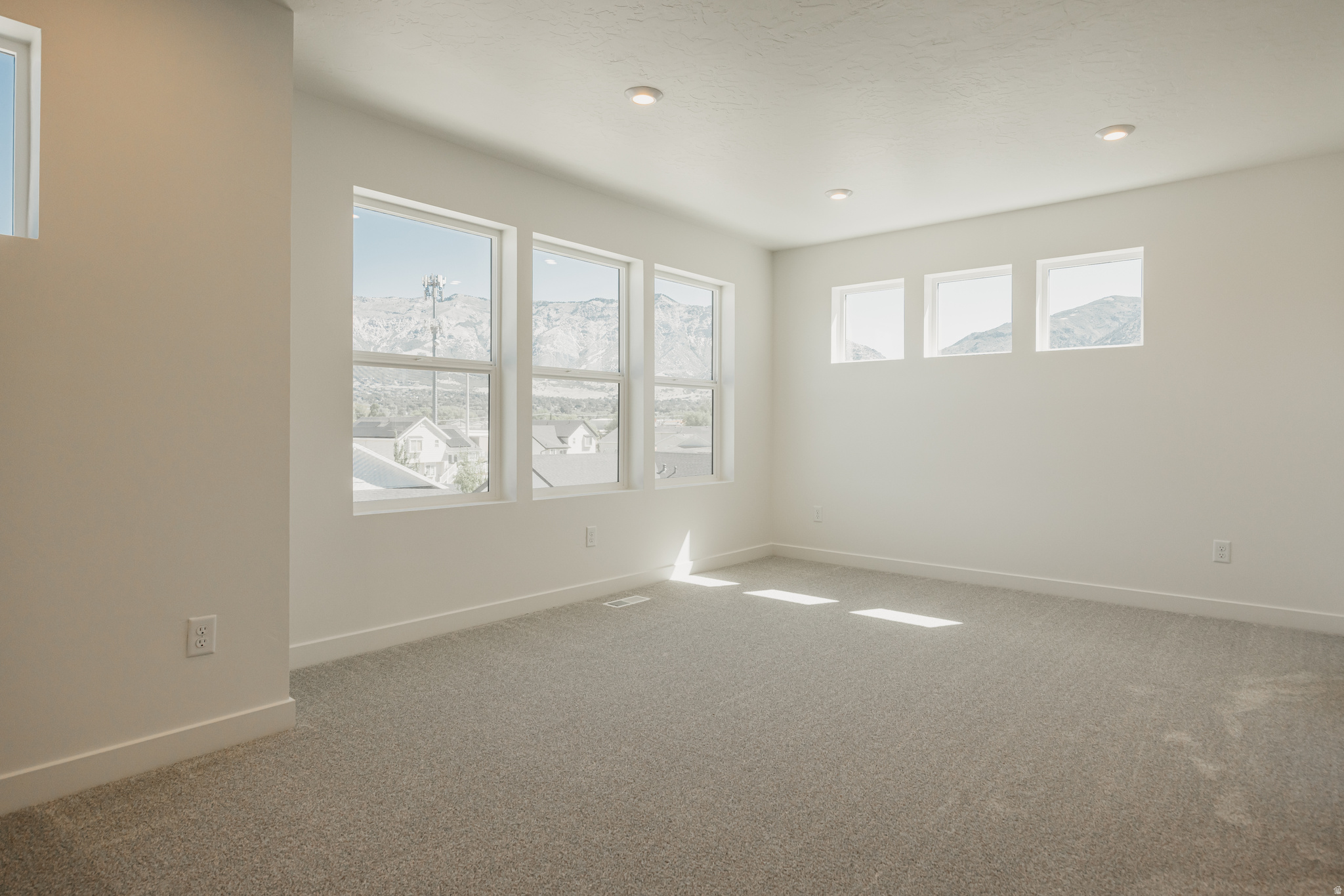 PROMINENCE POINT - Residential