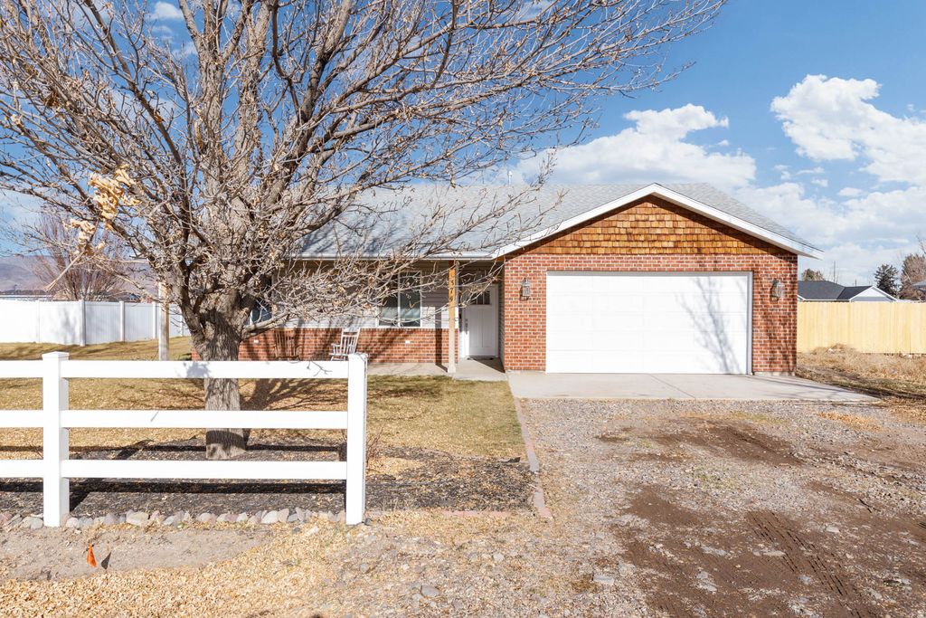 Photo of 374 W 230 N, Monroe, UT 84754 (MLS # 2131254)