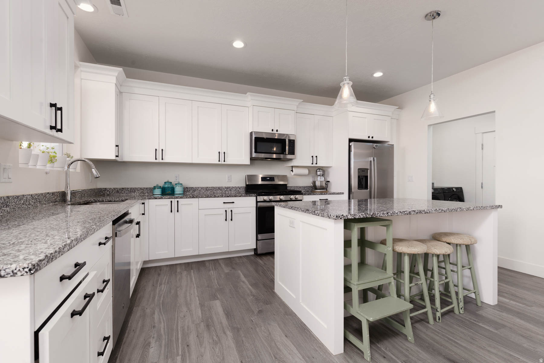 MONROE ESTATES - Residential